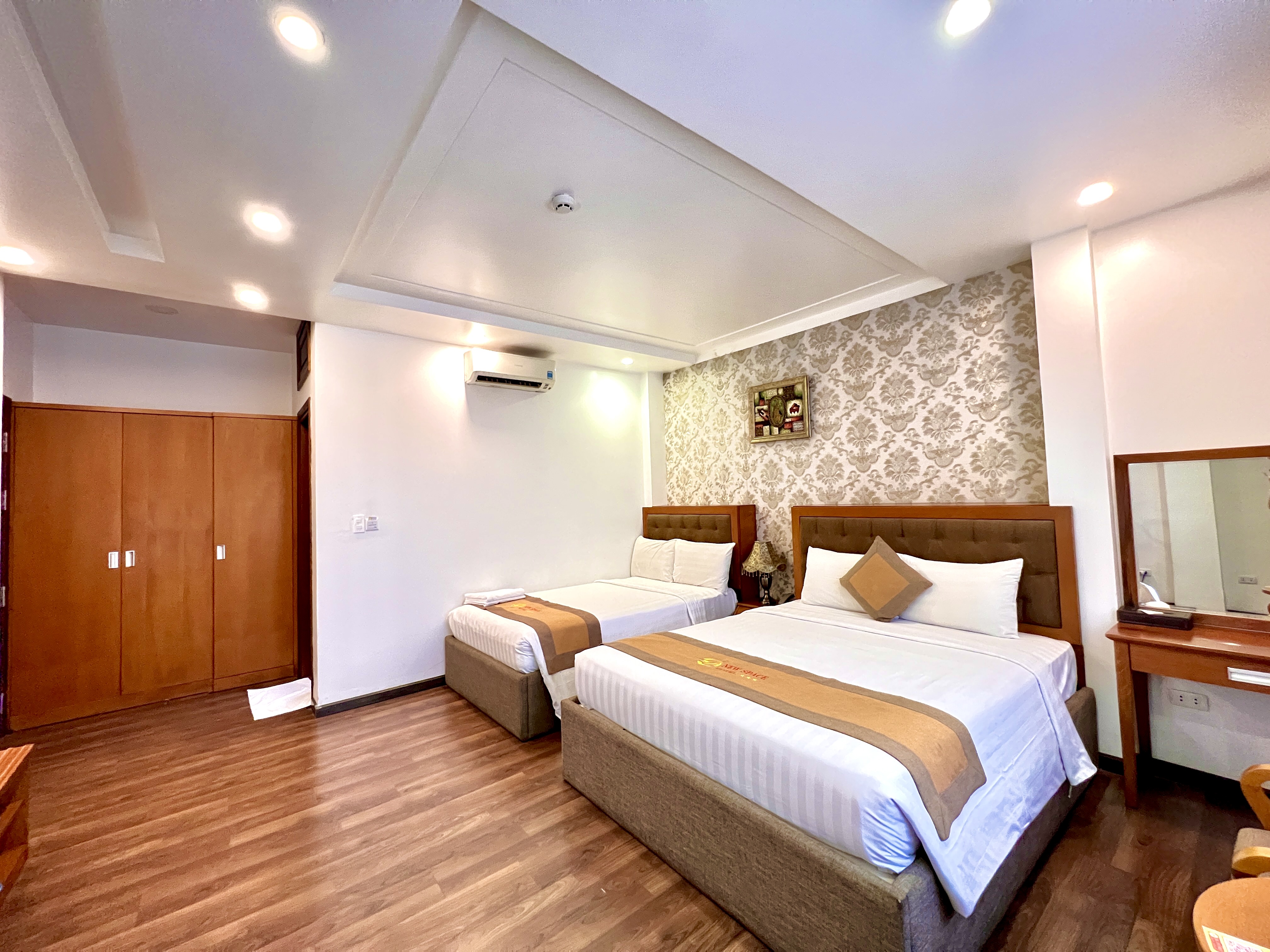 Family Room City View Two Beds