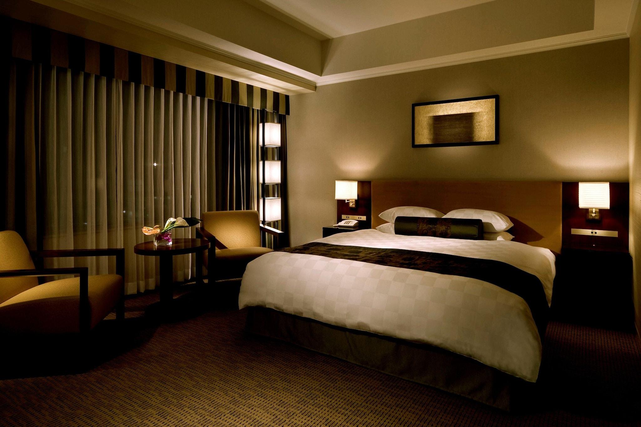 Double Queen Size Bed