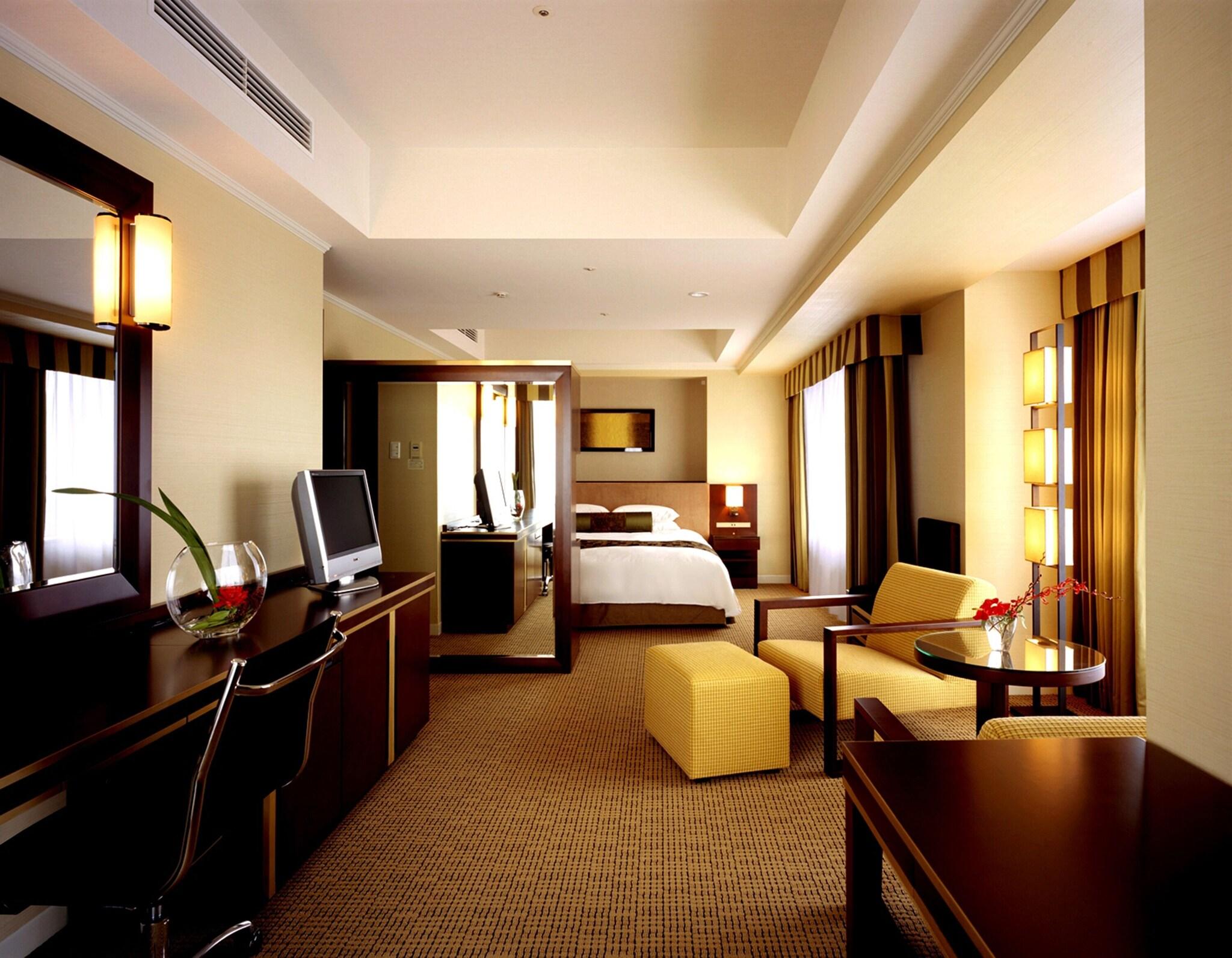 Double Deluxe Queen Bed