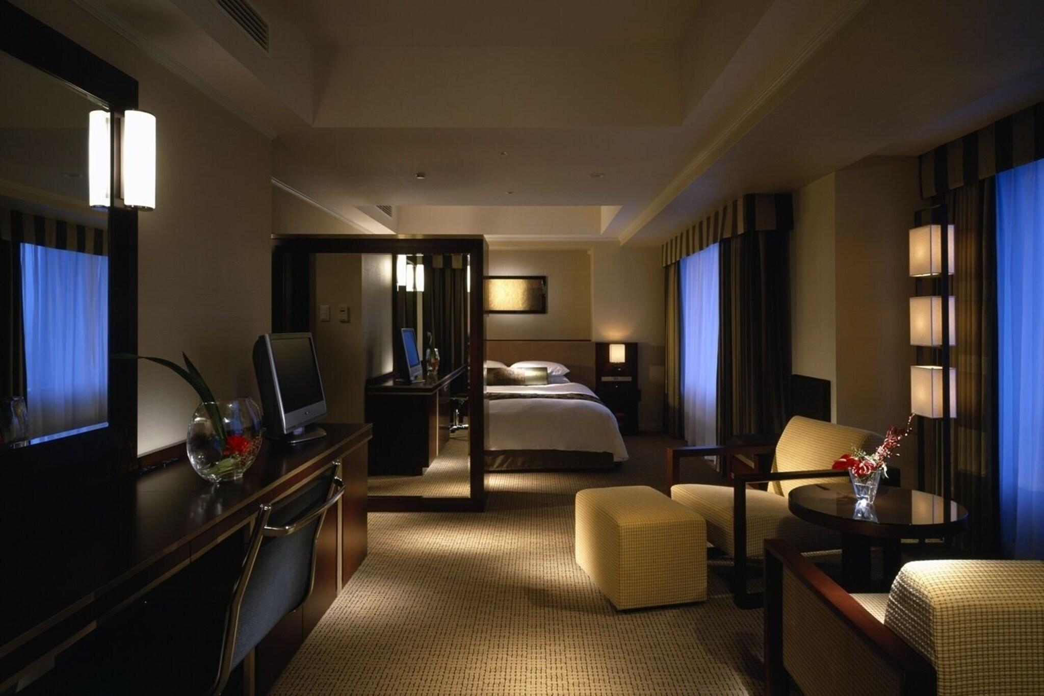 Double Deluxe Queen Bed