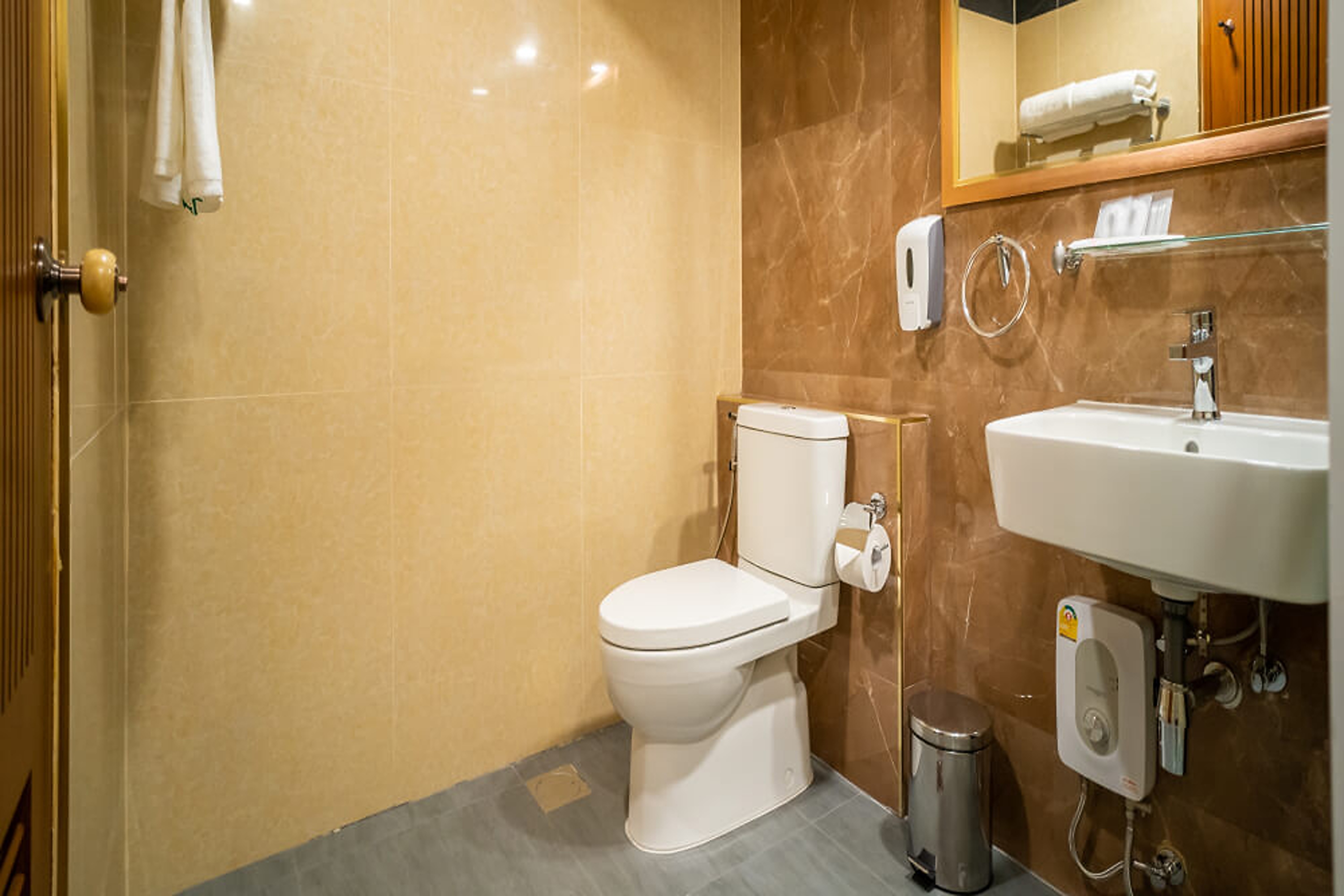 Double Deluxe King Bed