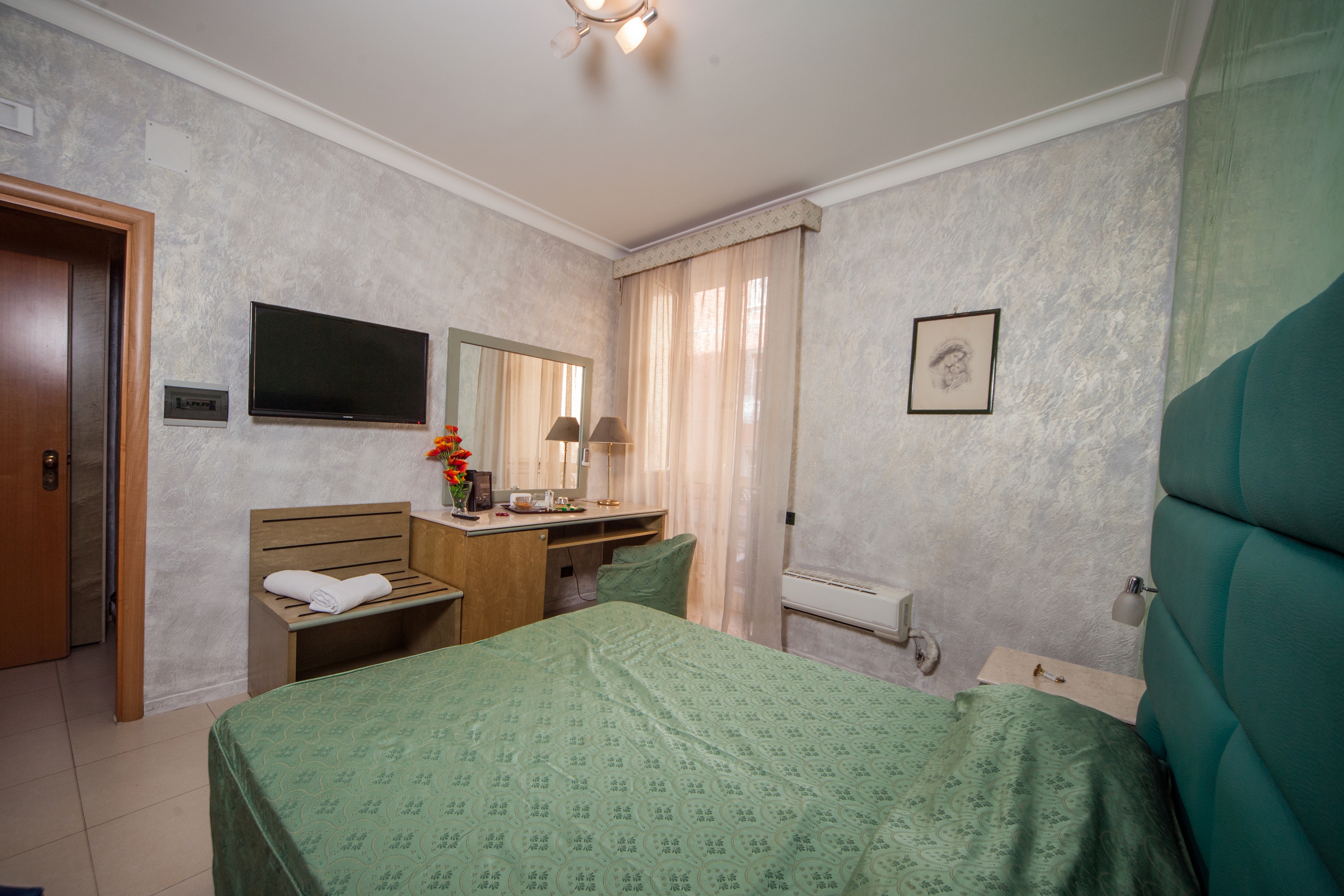 Double or Twin Standard