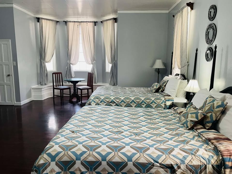 Double Deluxe Two Queen Beds