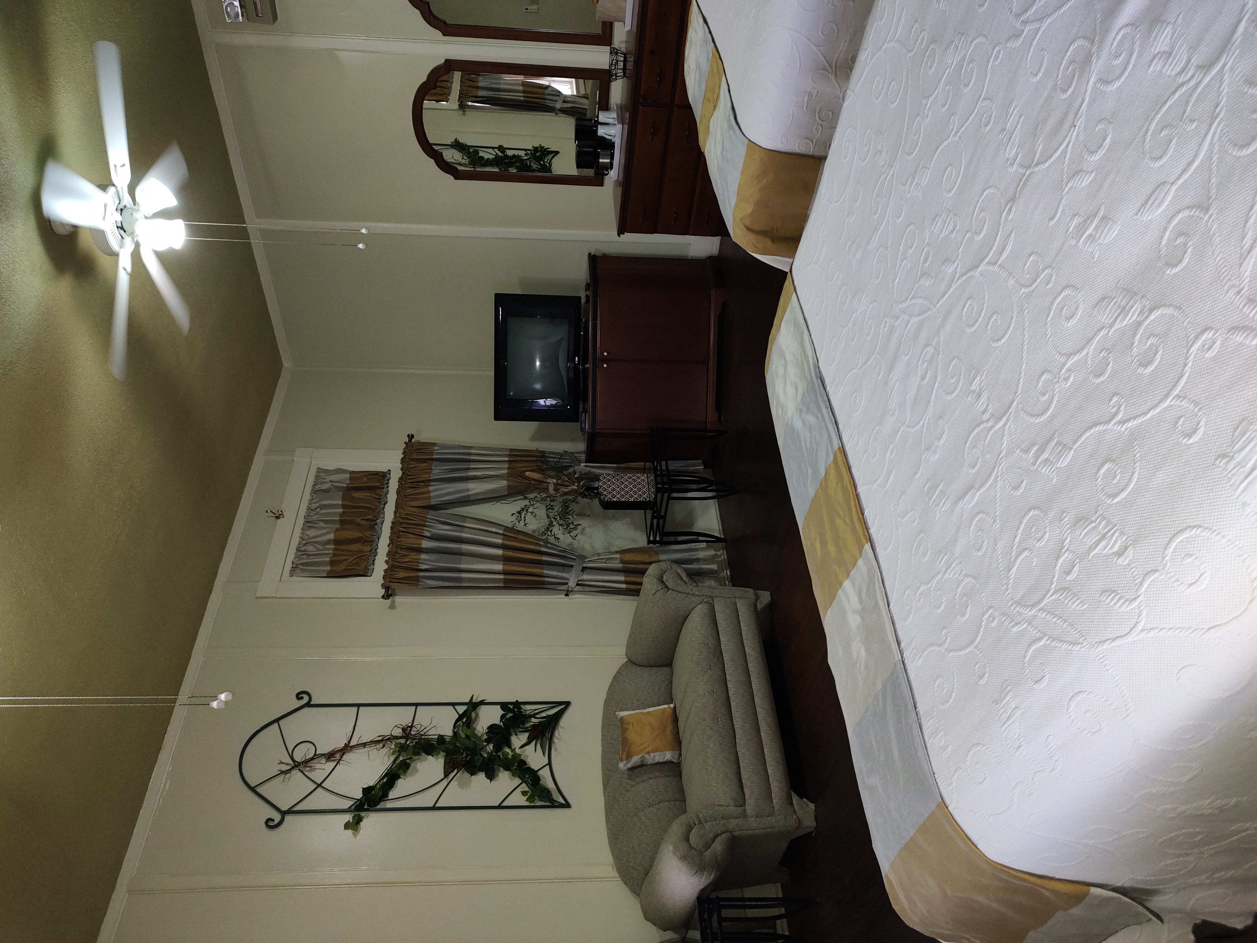 Double Queen Size Bed