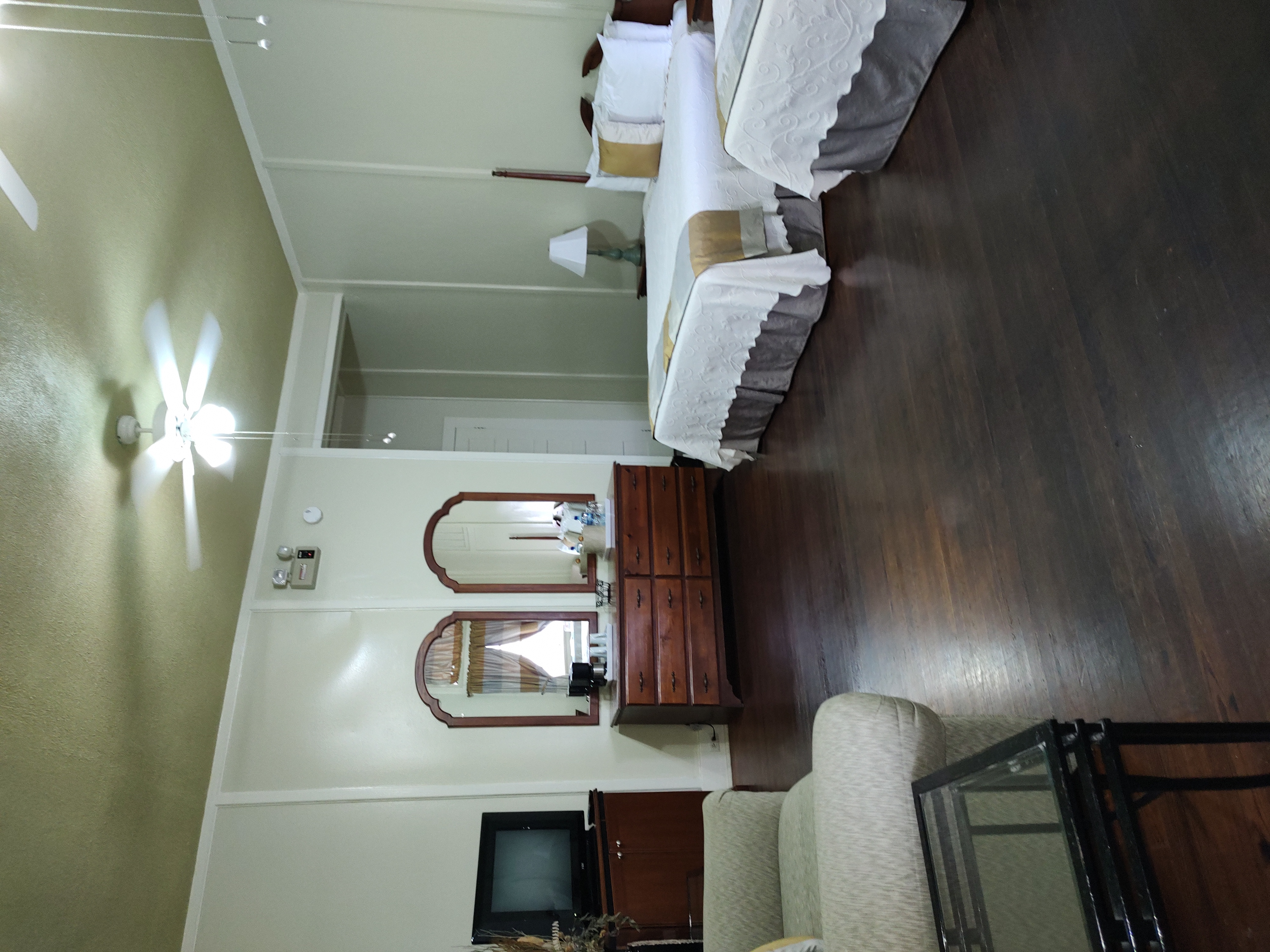 Double Queen Size Bed