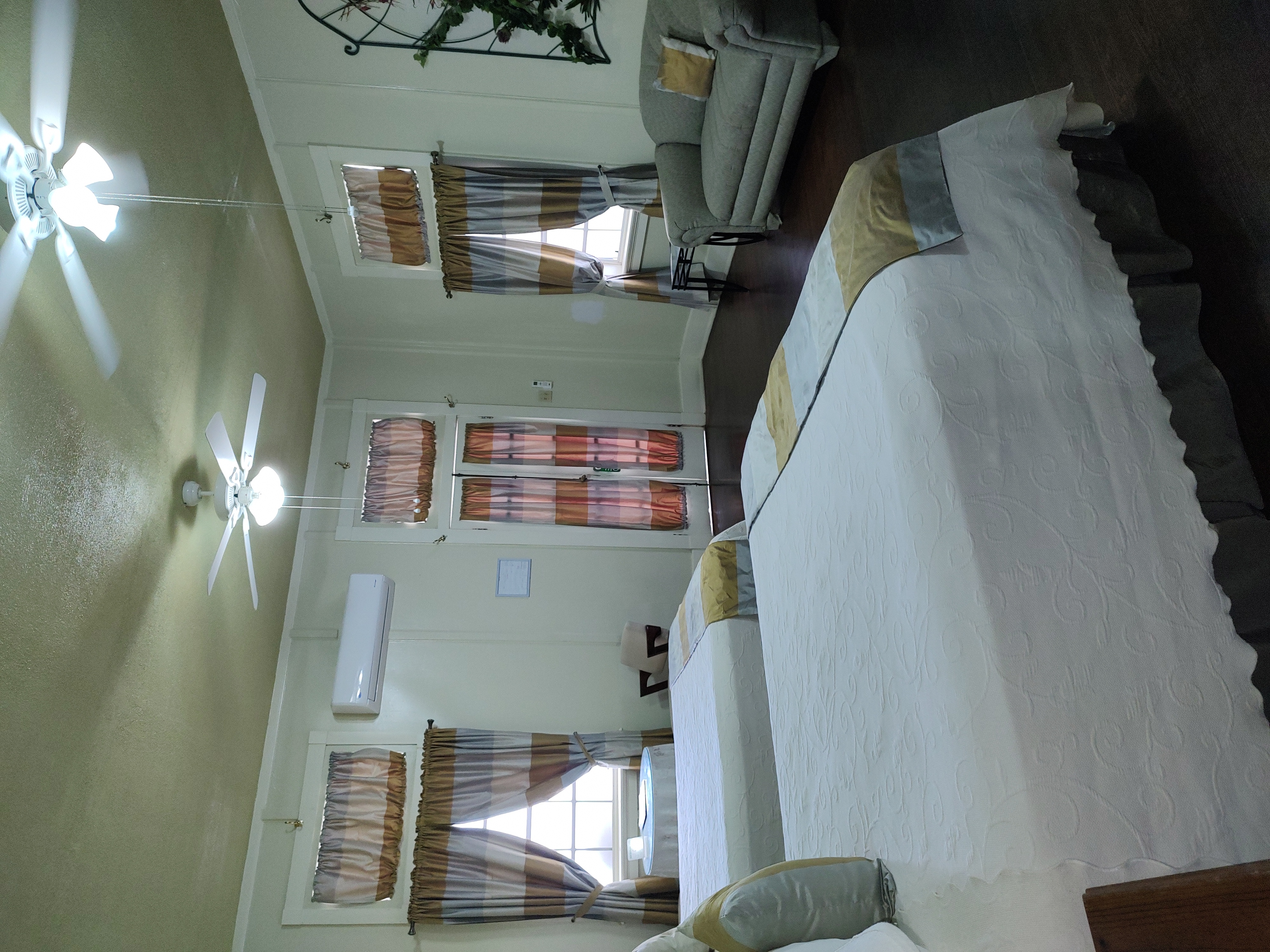 Double Queen Size Bed