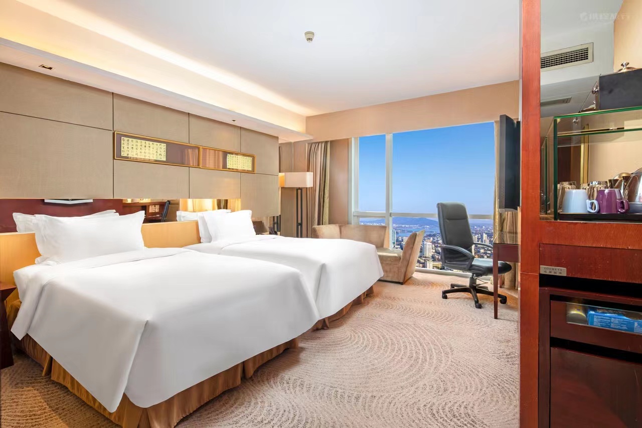 Twin Luxury City View