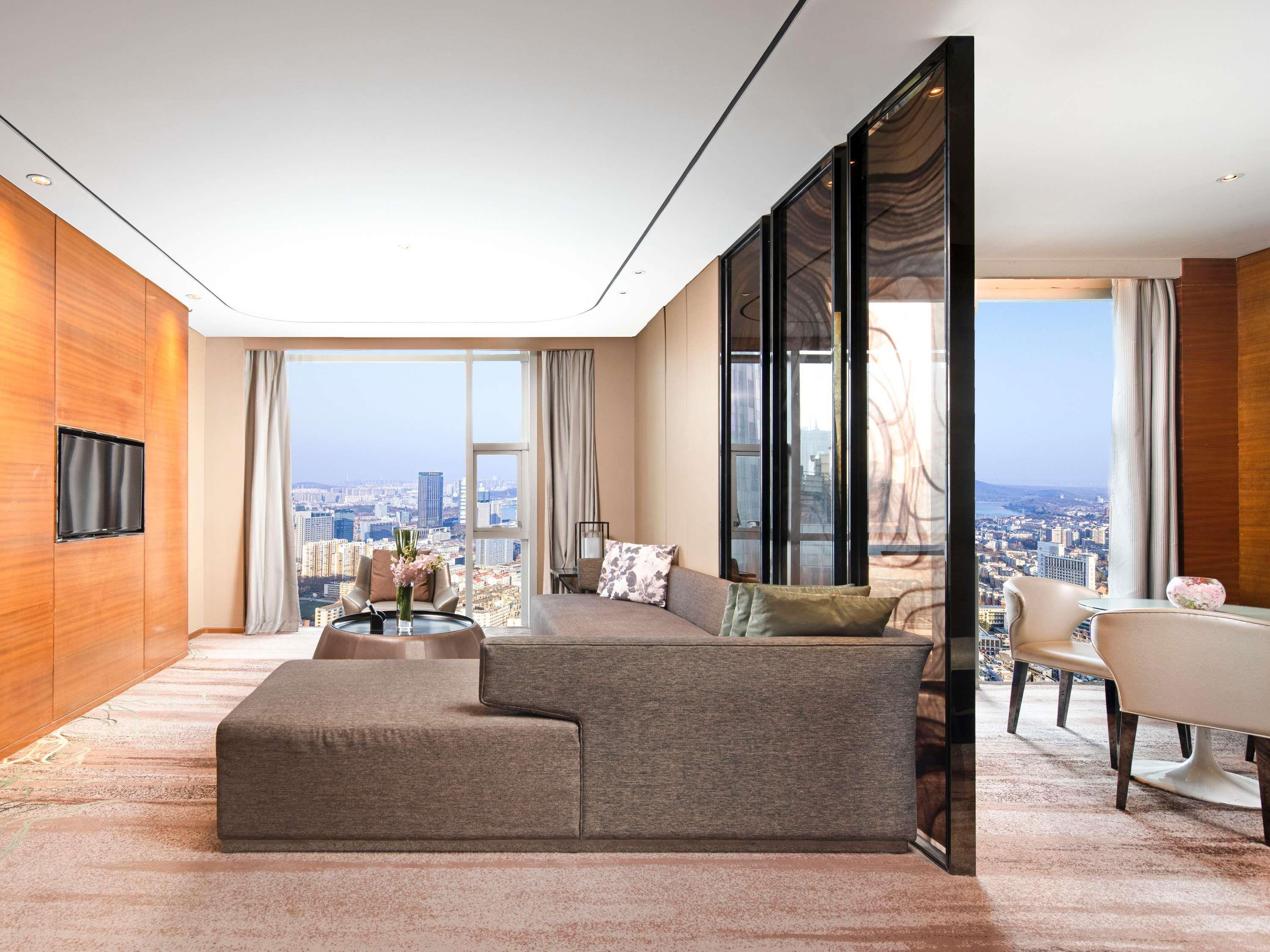 Apartment City View Queen Bed