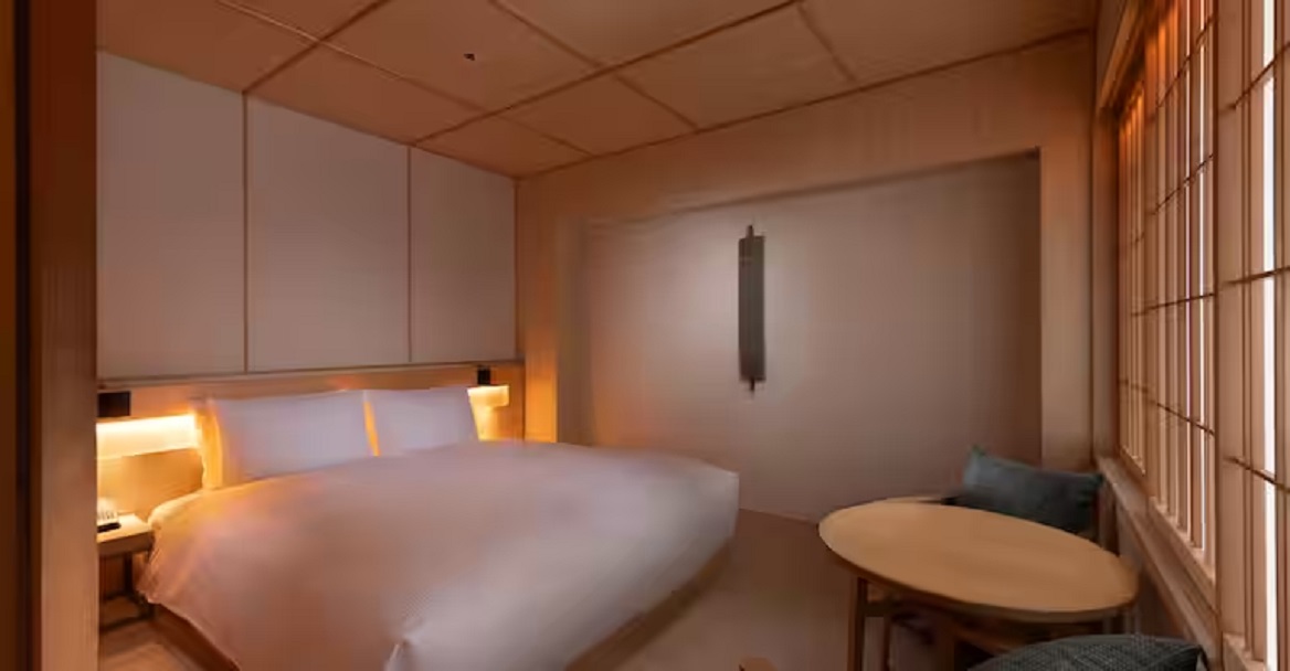 Double Deluxe King Bed