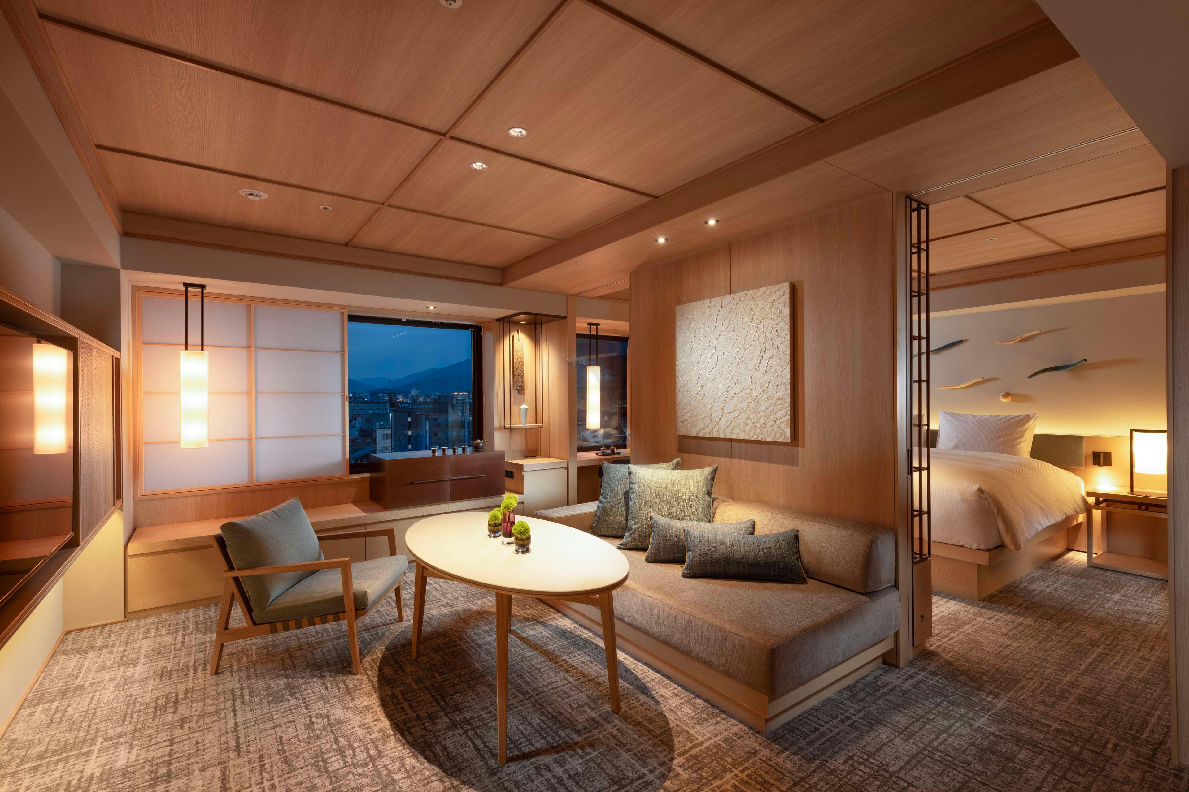 Suite Deluxe King Bed