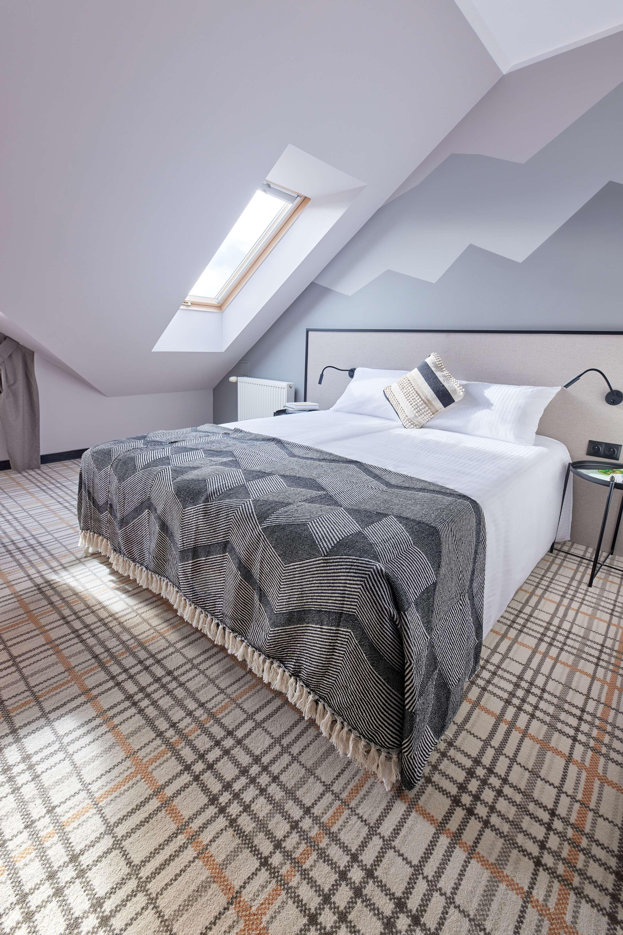 Double Queen Size Bed