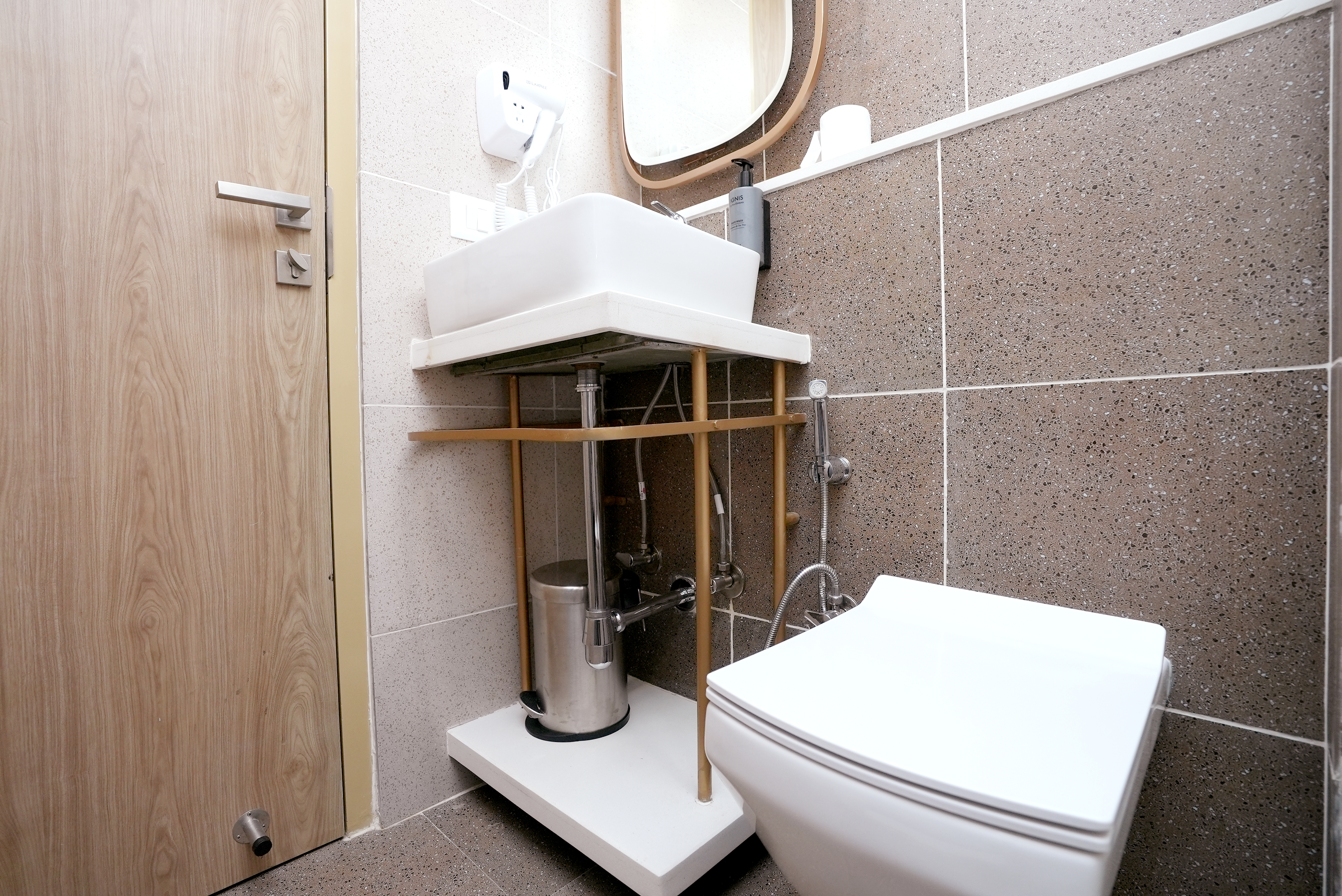 Double Deluxe Queen Bed