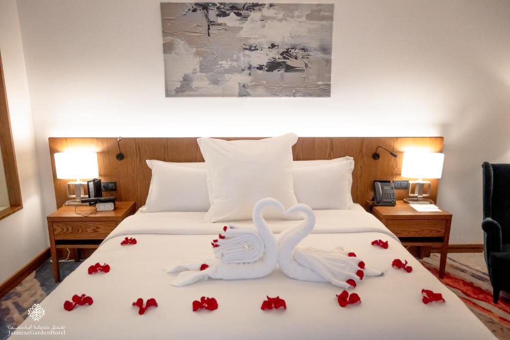 Double Deluxe One Bed