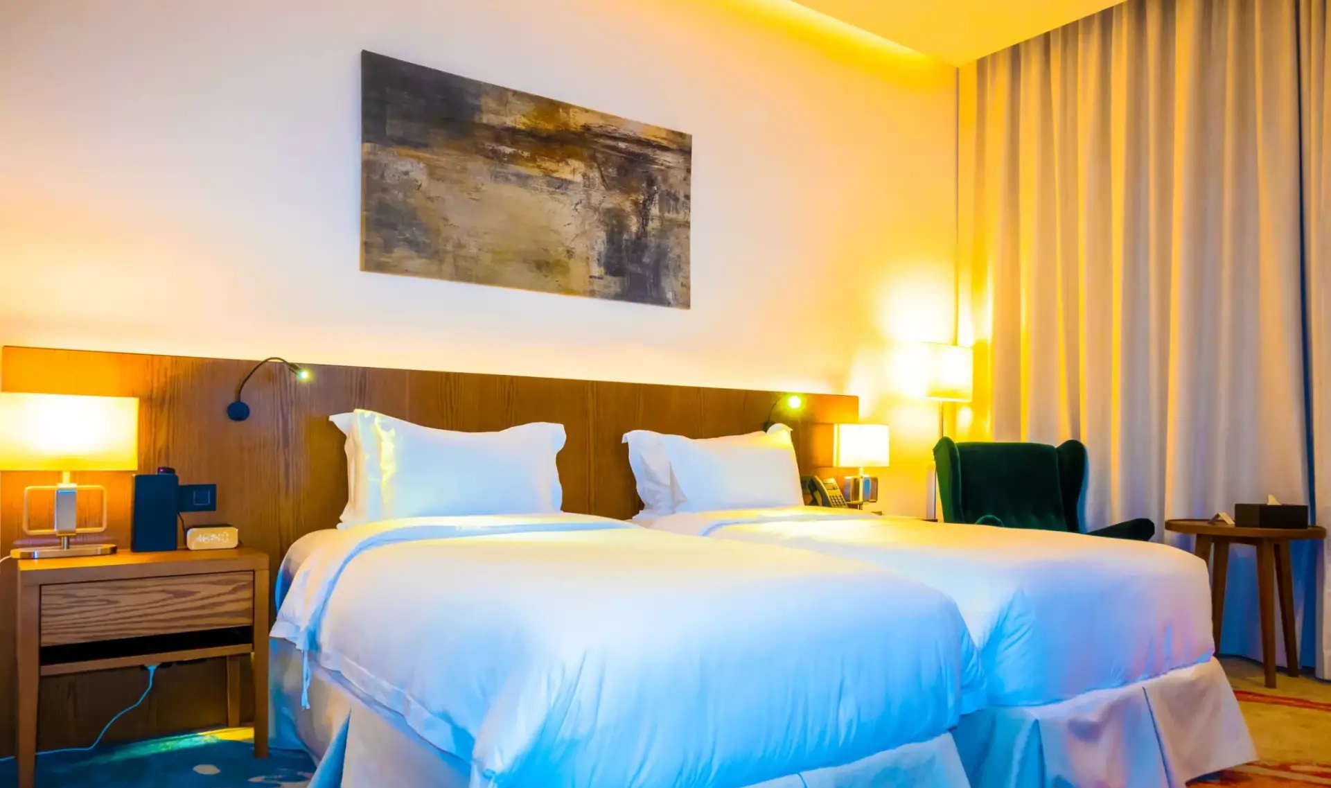 Double Deluxe Two Beds