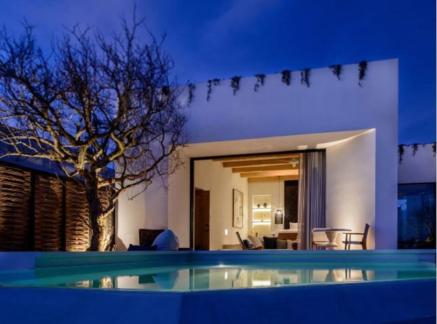 Suite Ocean Front King Bed