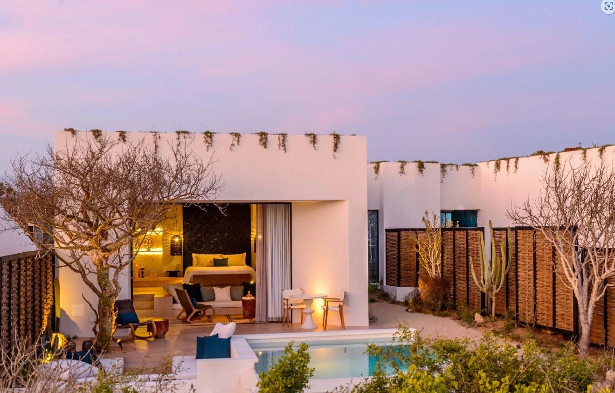 Suite Ocean Front King Bed