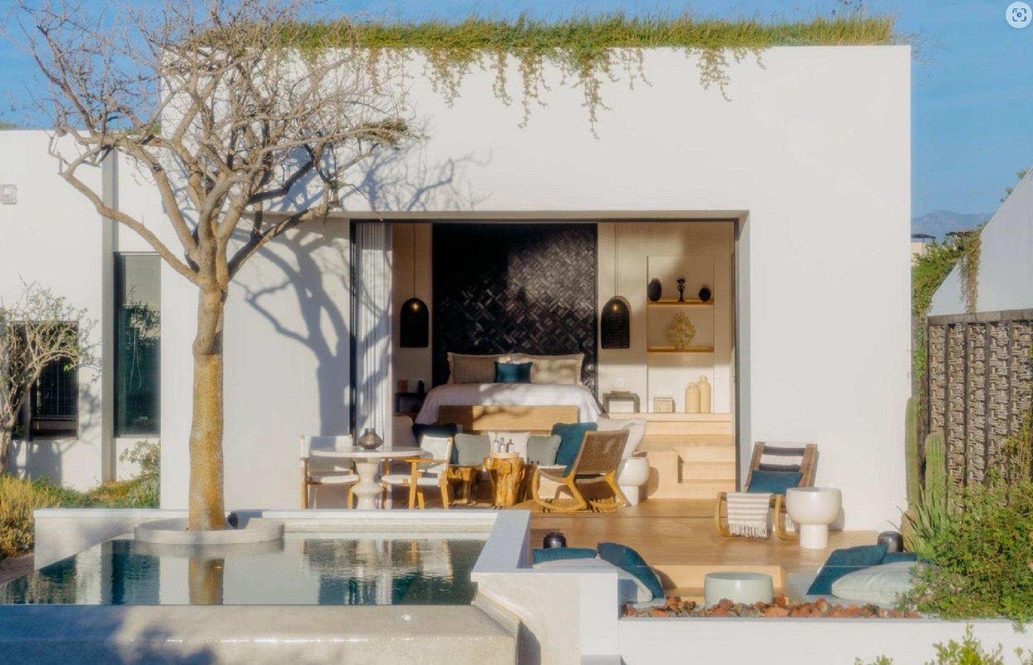 Suite Ocean Front King Bed