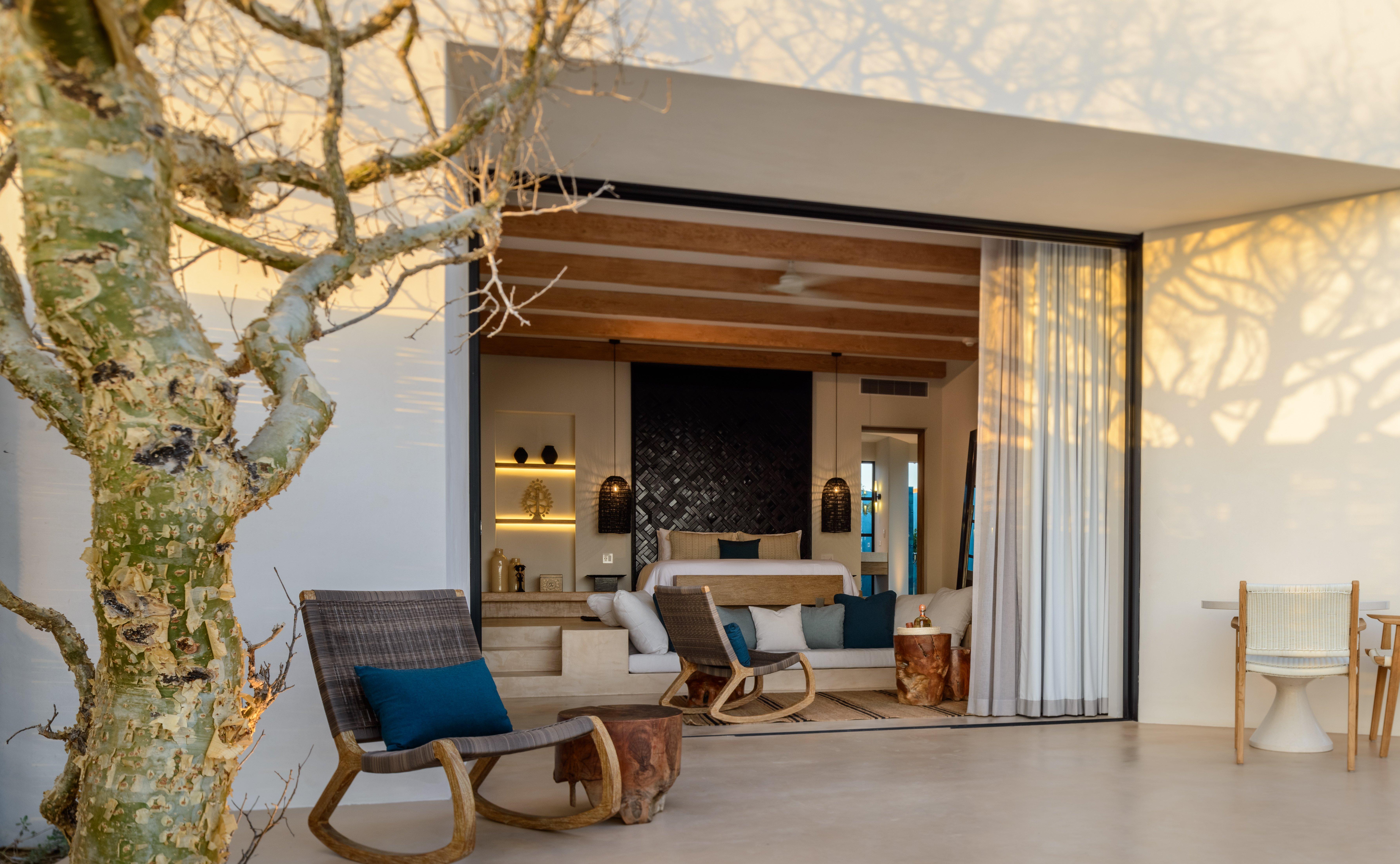 Suite Ocean Front King Bed