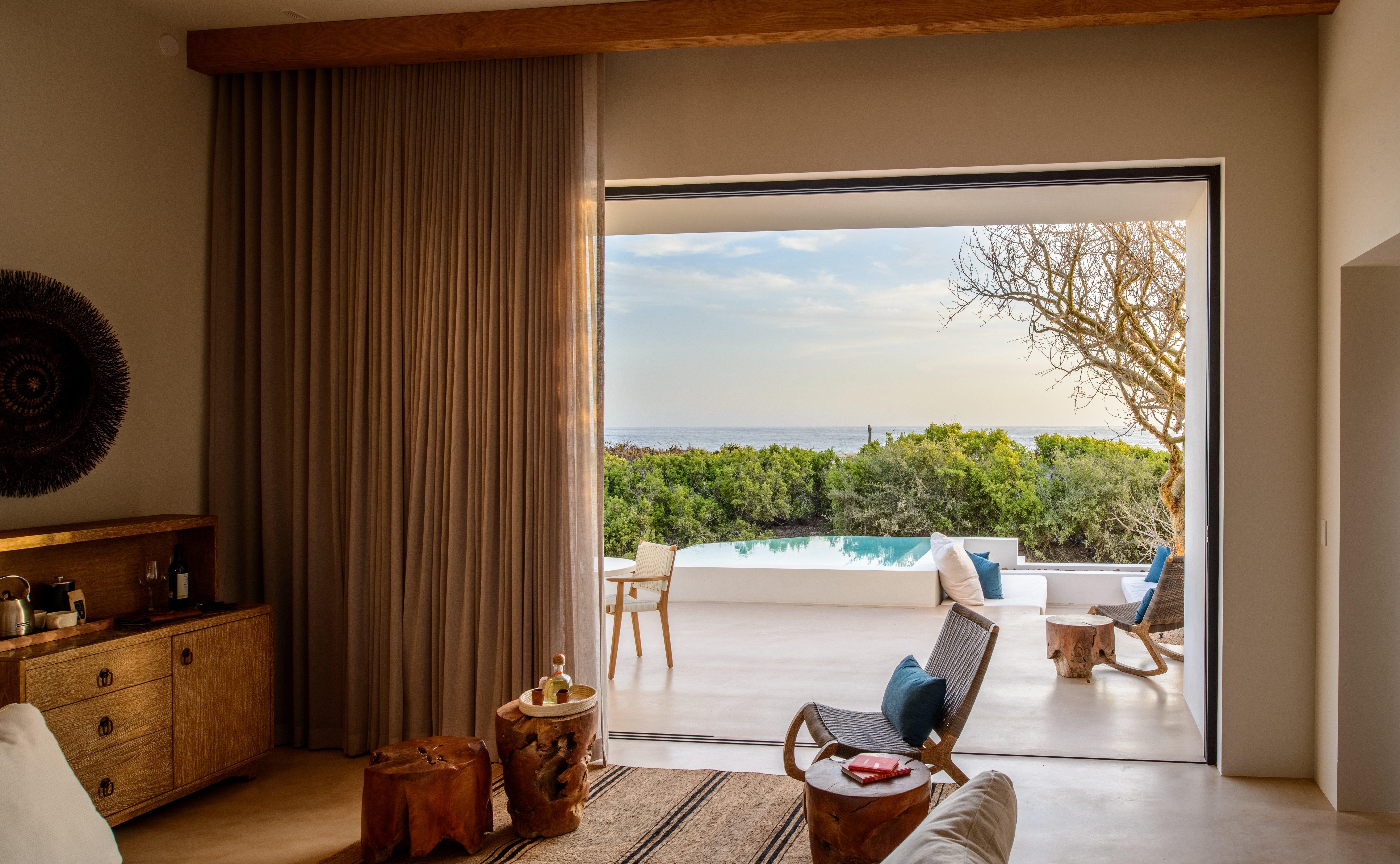 Suite Ocean Front King Bed