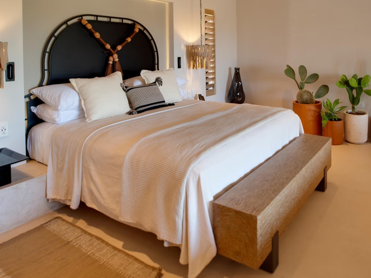 Suite Ocean View King Bed