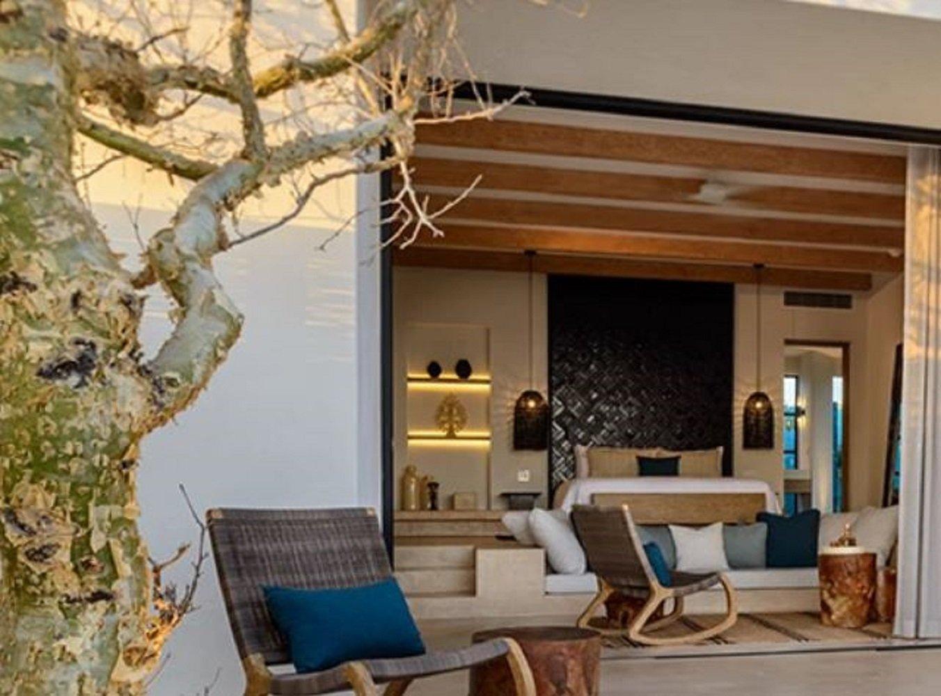 Suite Ocean Front King Bed