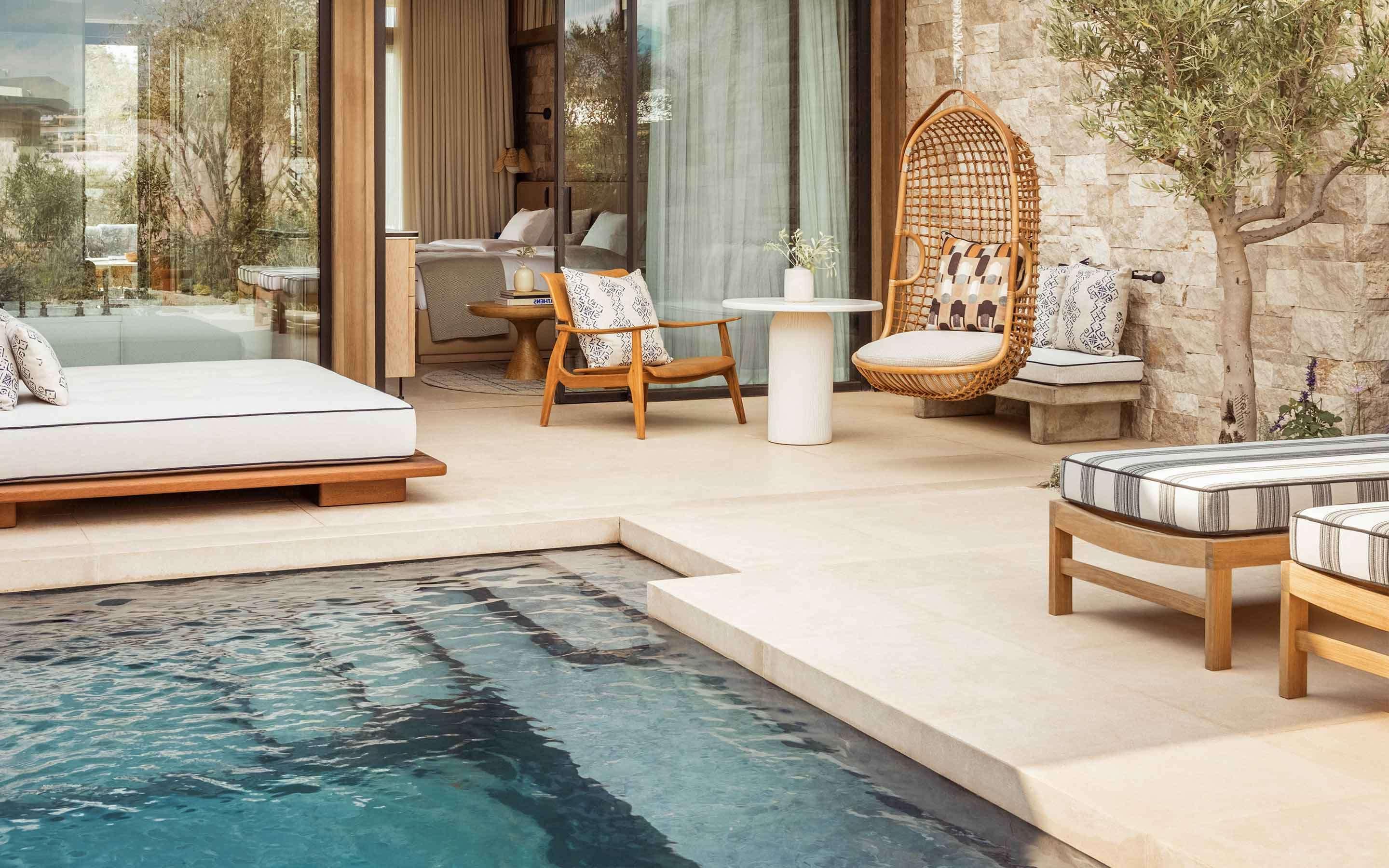 Bungalow Queen Size Bed