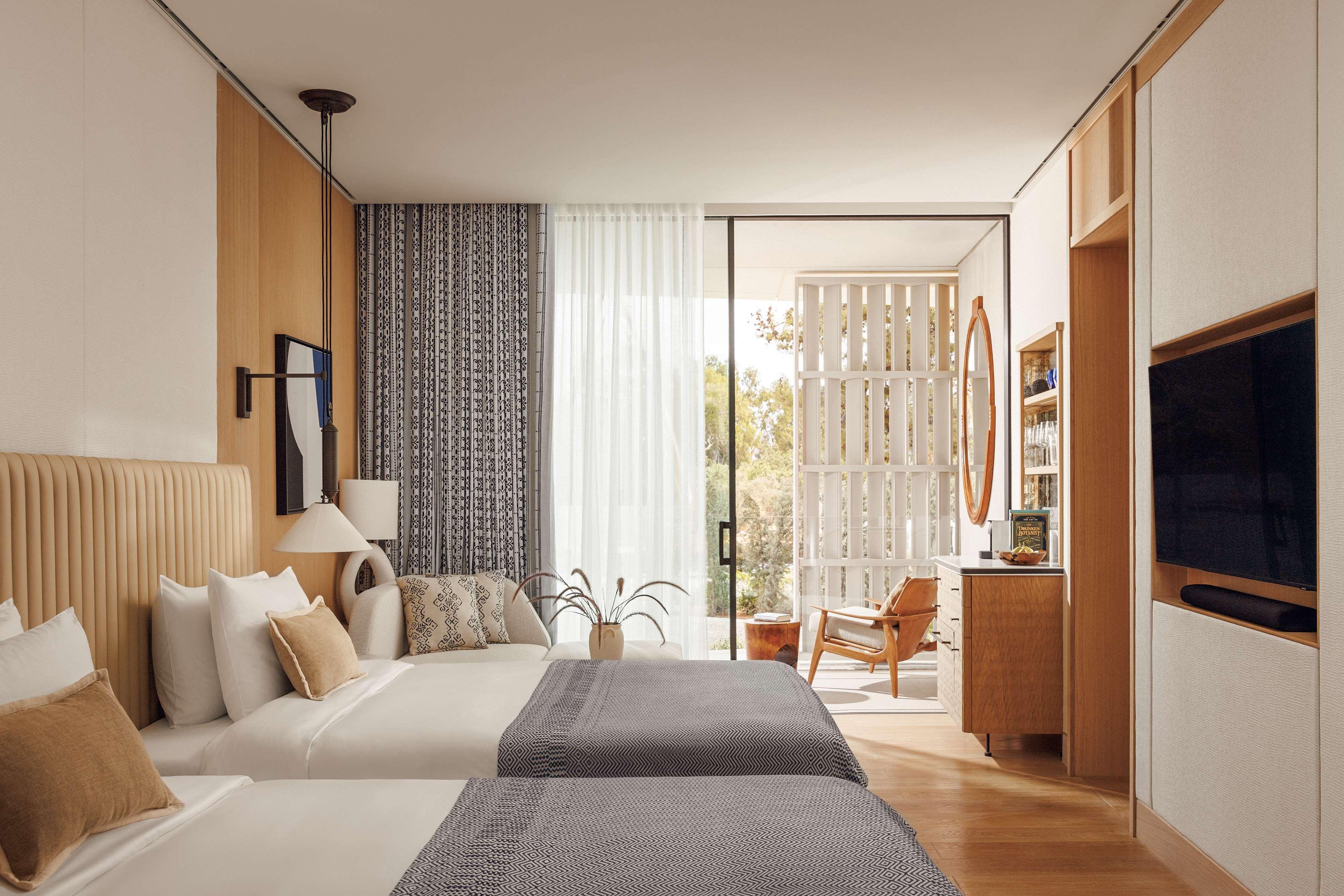 Double Queen Size Bed