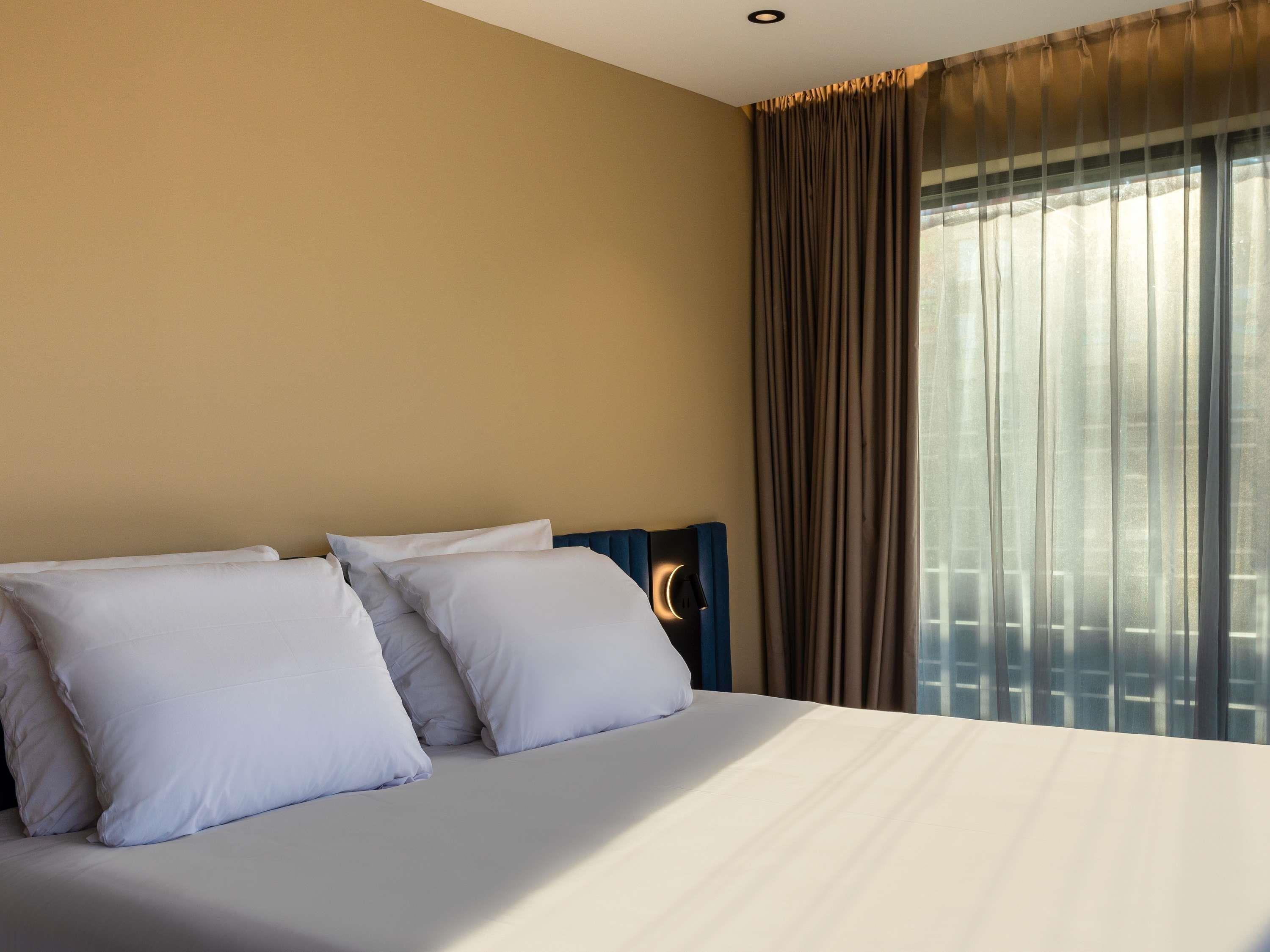 Double Deluxe King Bed