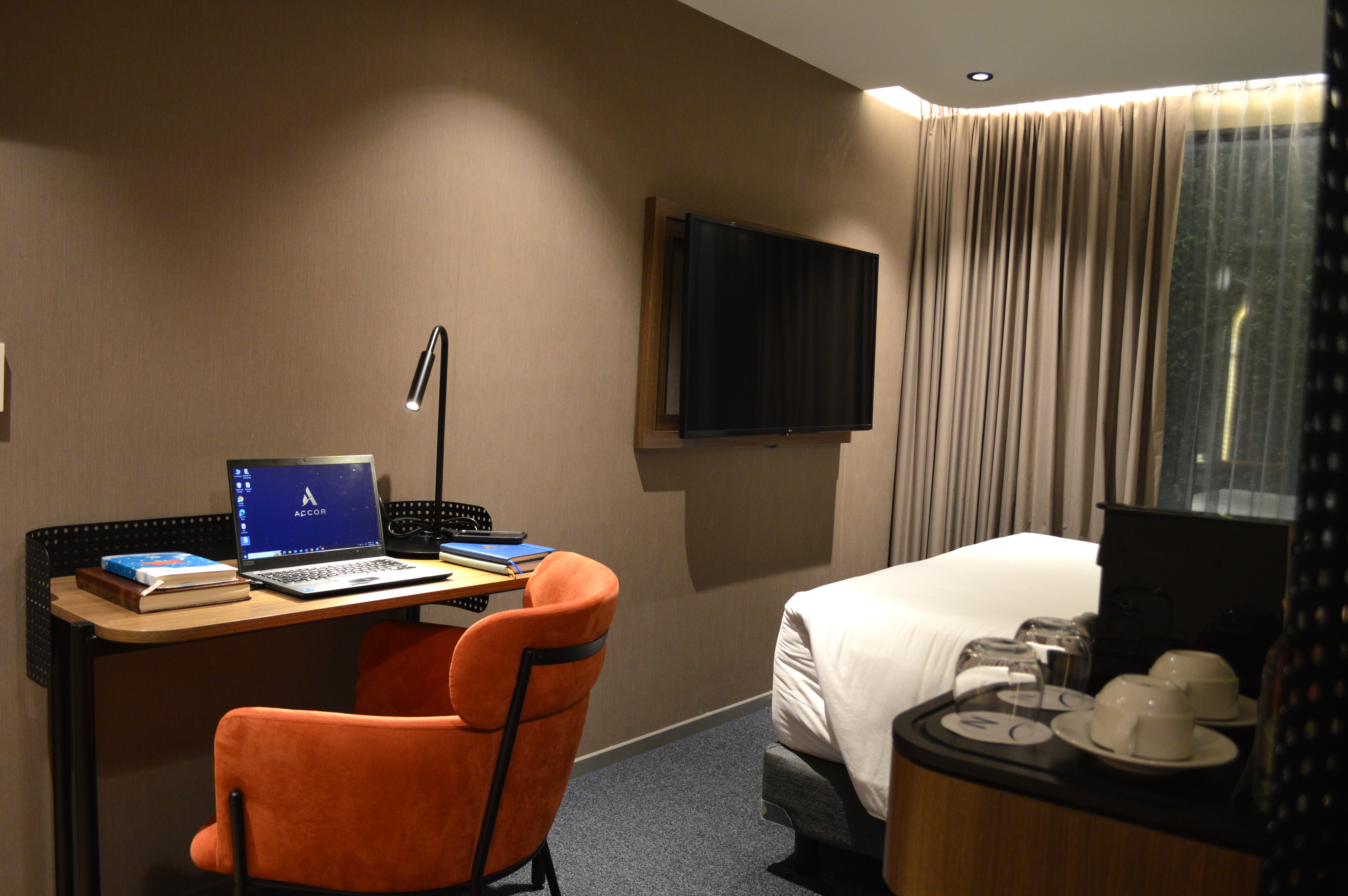 Double Queen Size Bed