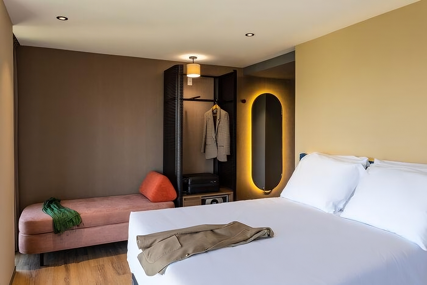 Double Deluxe King Bed