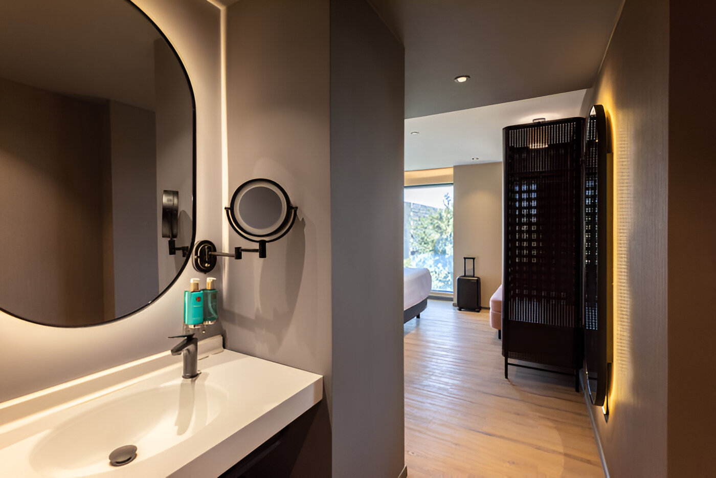 Double Deluxe King Bed