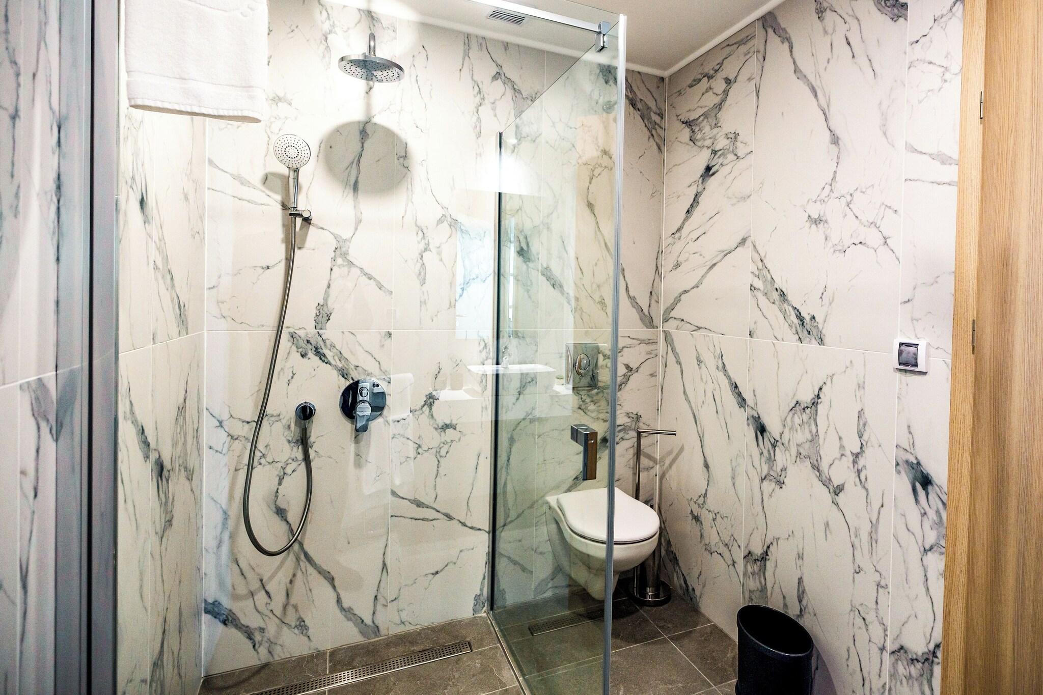 Junior Suite King Size Bed