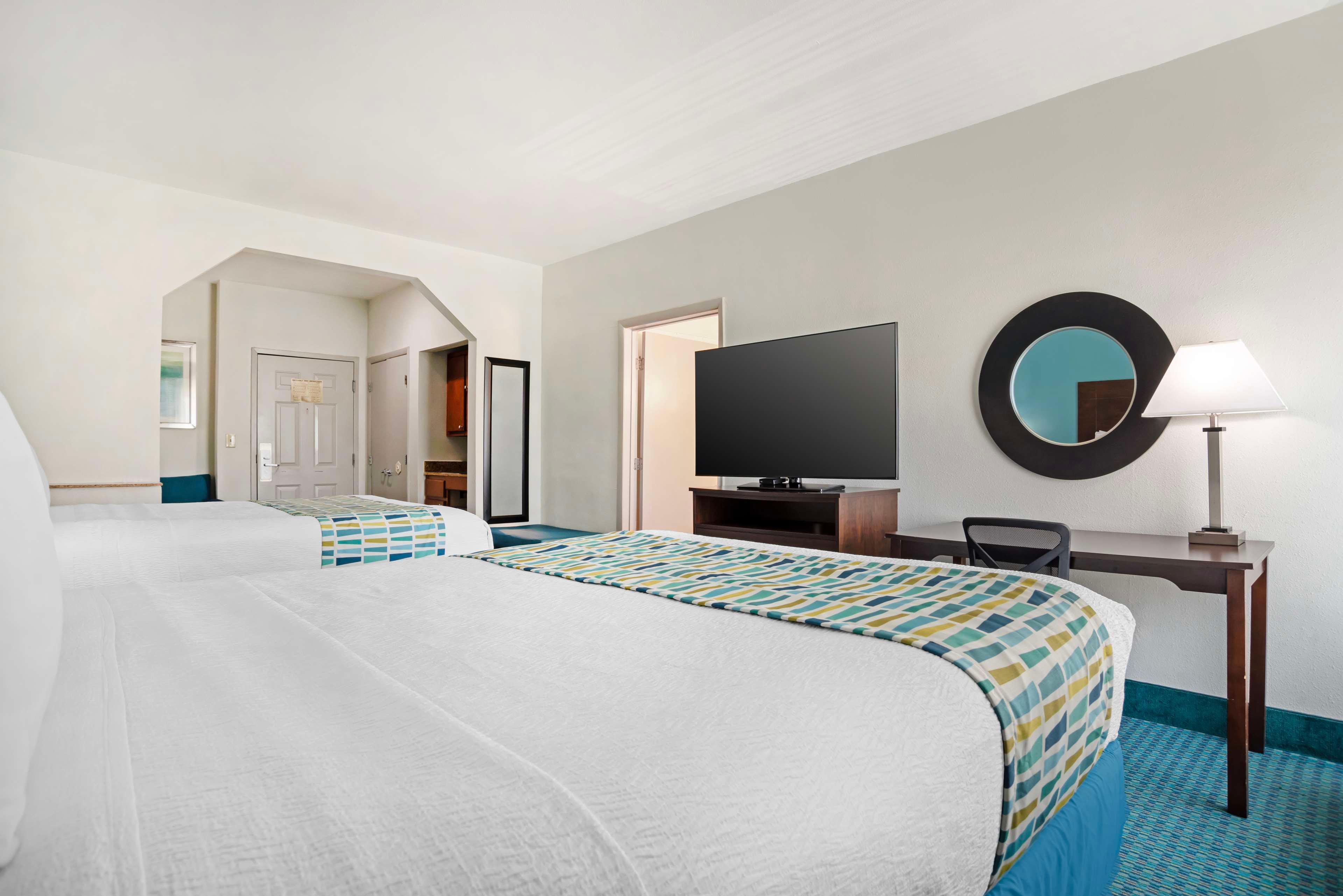 Suite Two Queen Beds Non Smoking