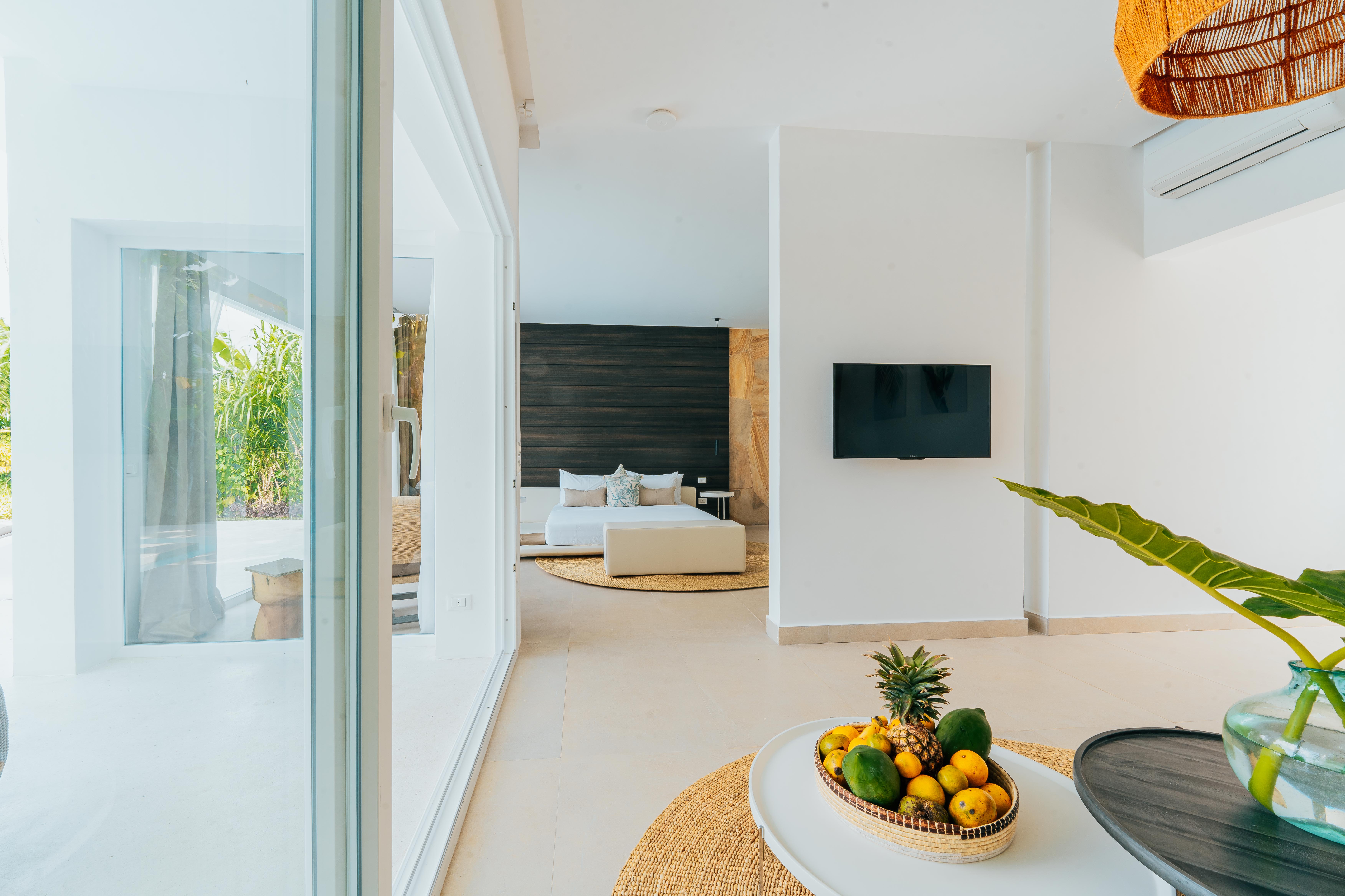 Villa Three Bedrooms Three Bathrooms