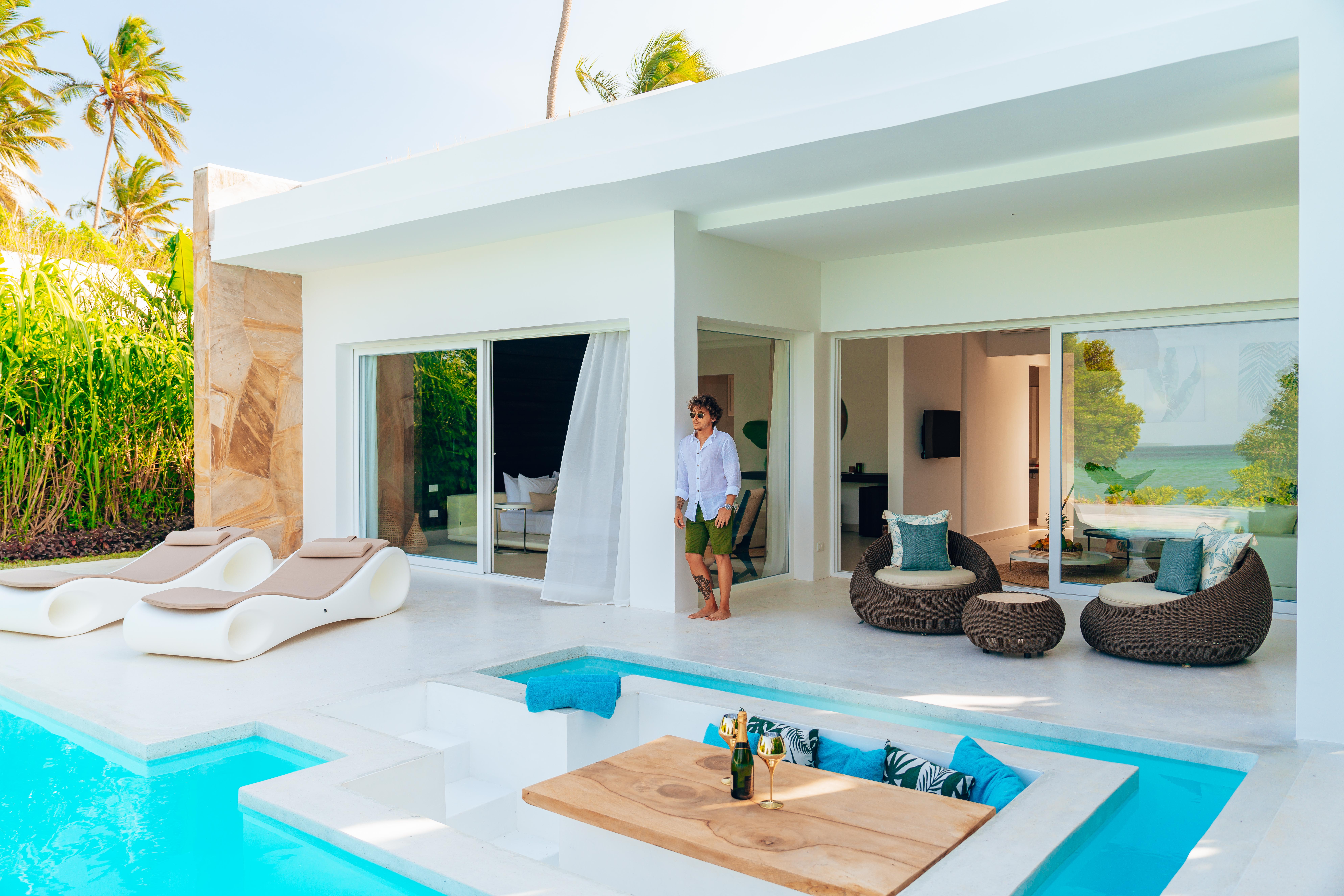 Villa Three Bedrooms Three Bathrooms