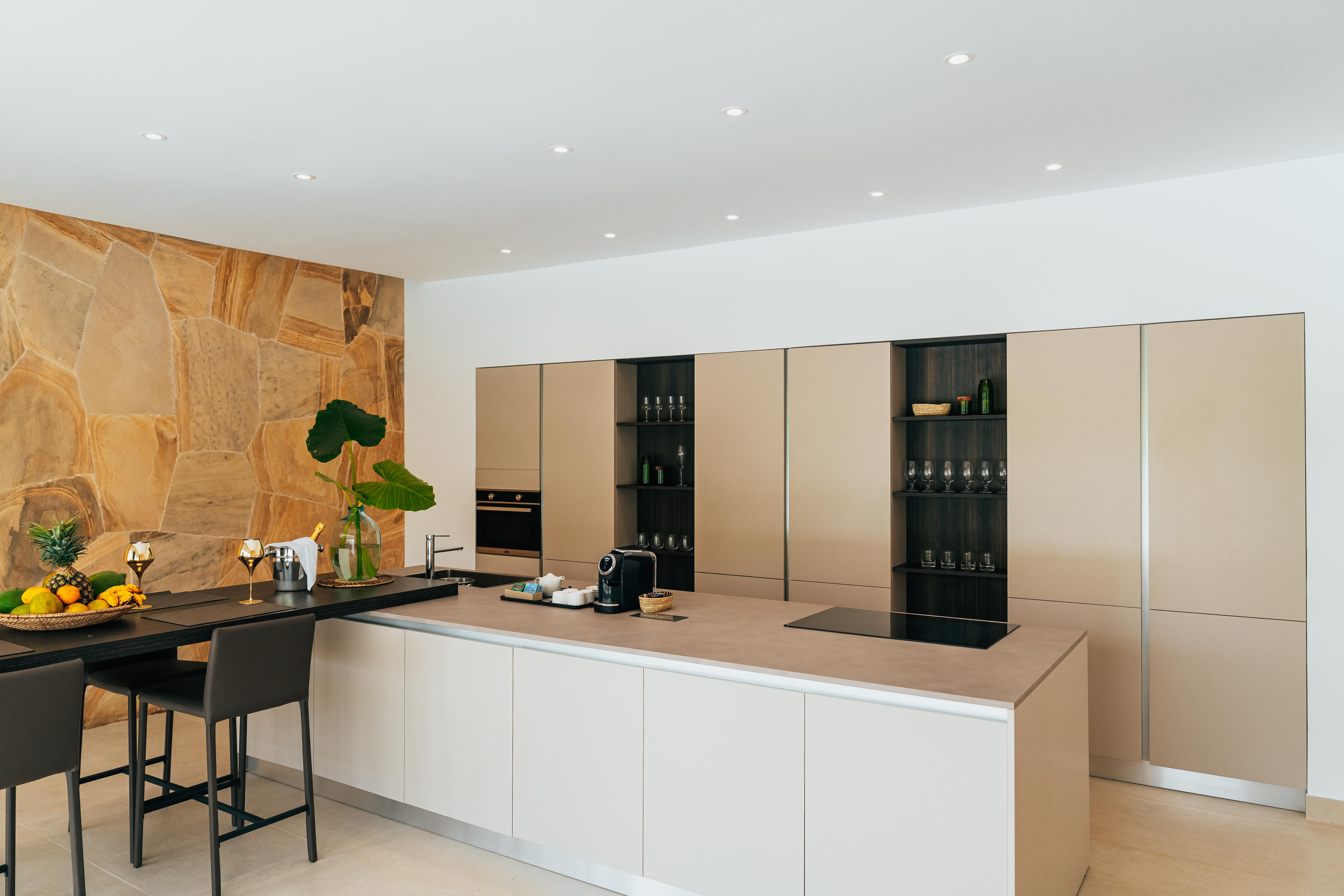 Villa Three Bedrooms Three Bathrooms