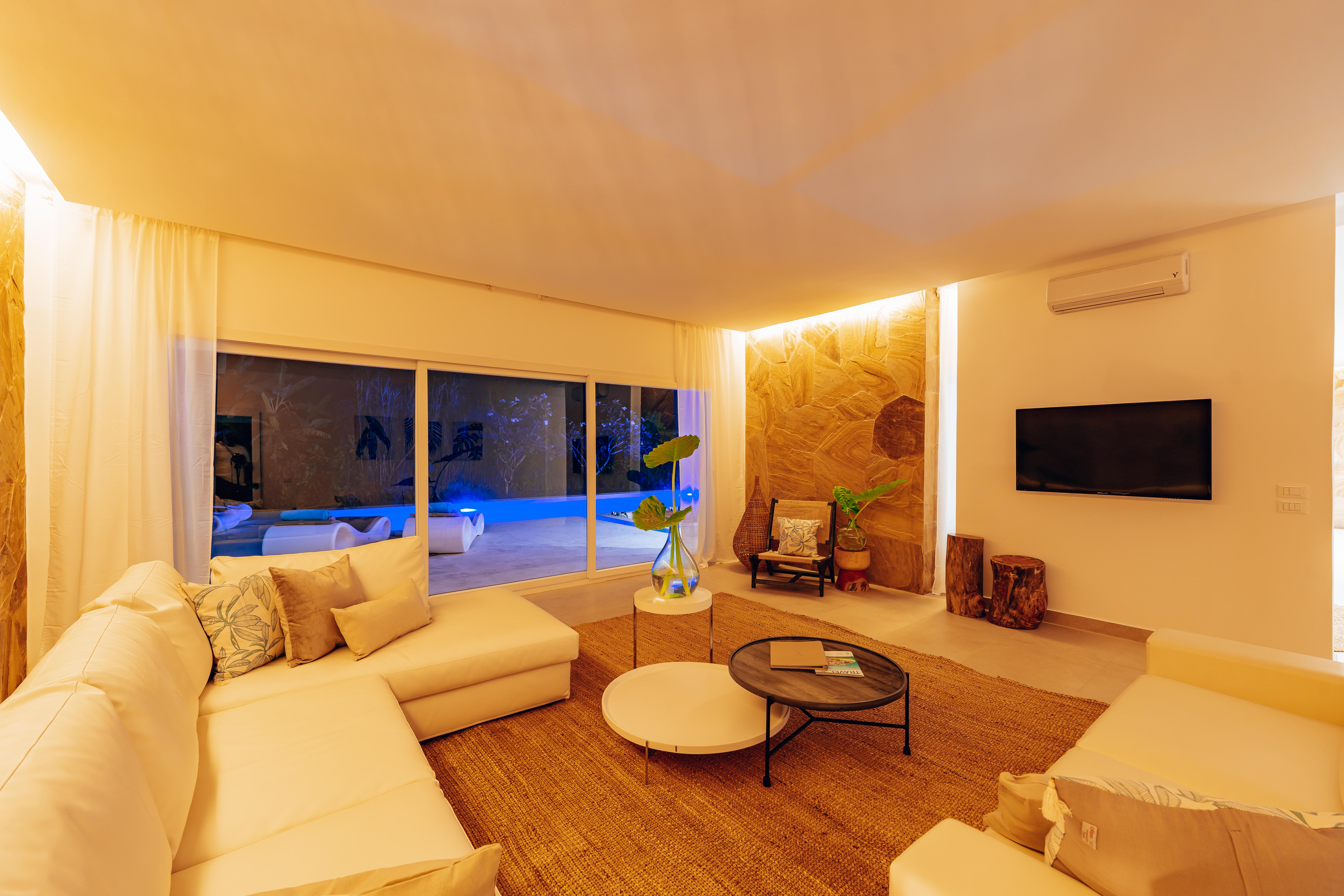 Villa Three Bedrooms Three Bathrooms