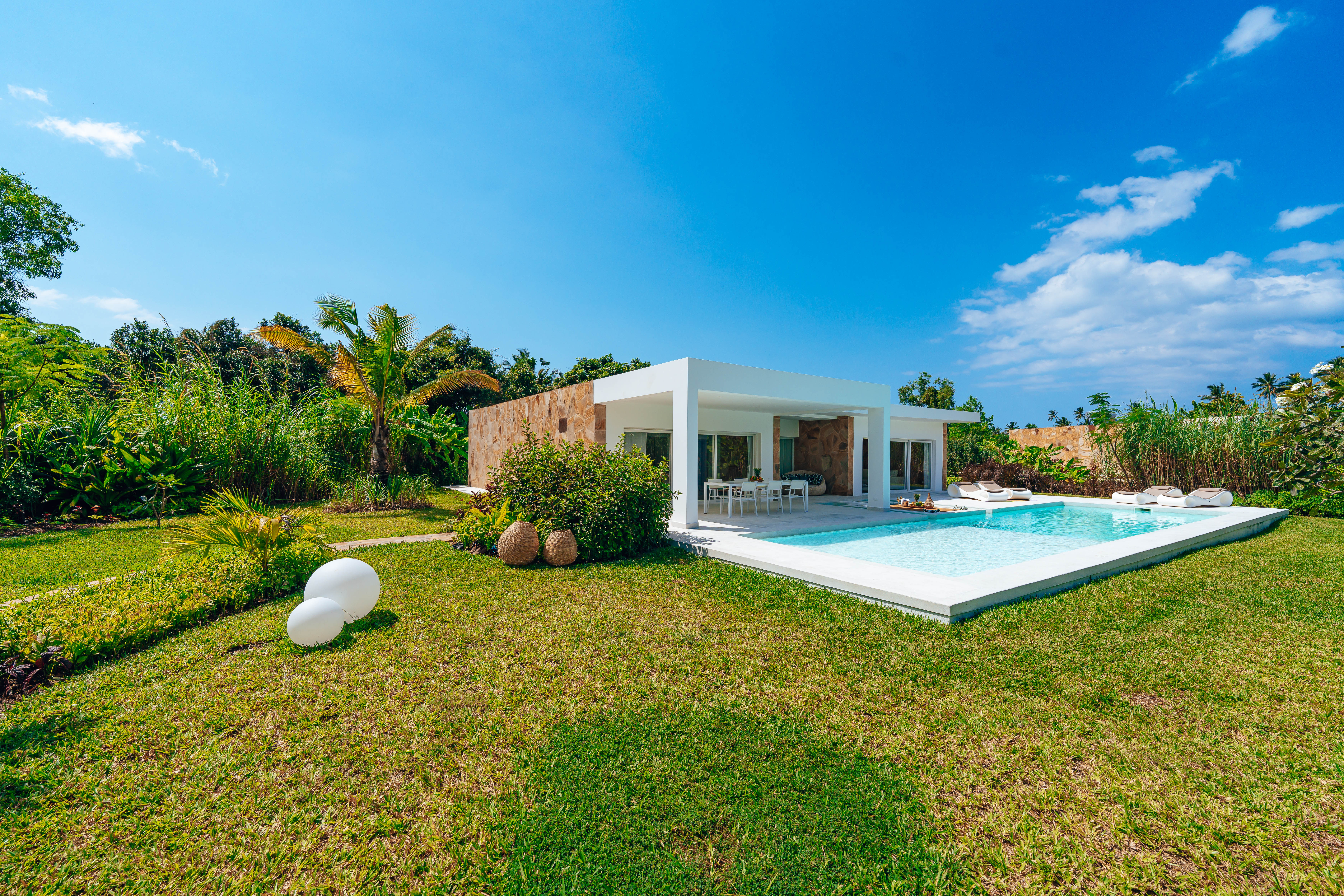 Villa Three Bedrooms Three Bathrooms