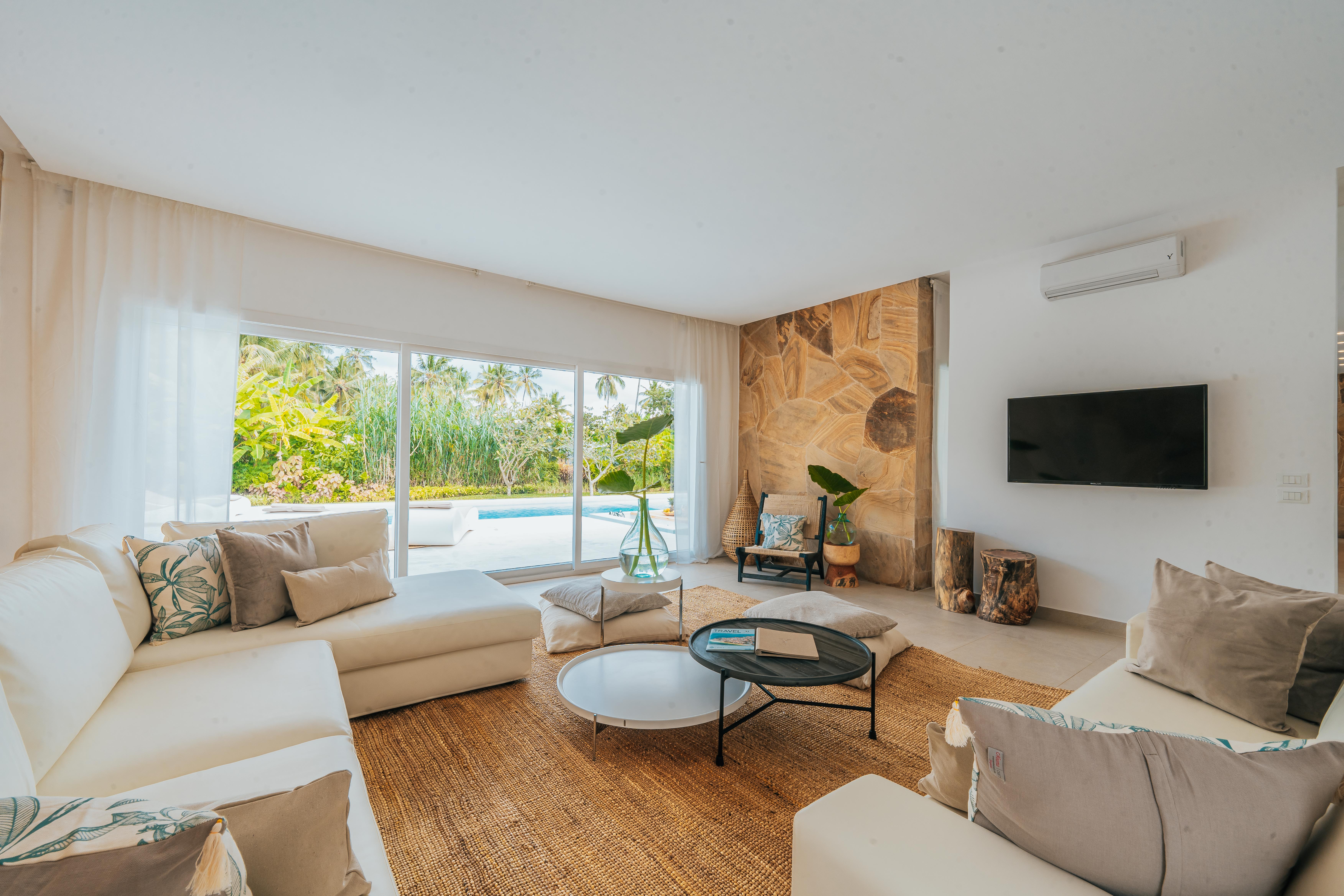 Villa Three Bedrooms Three Bathrooms