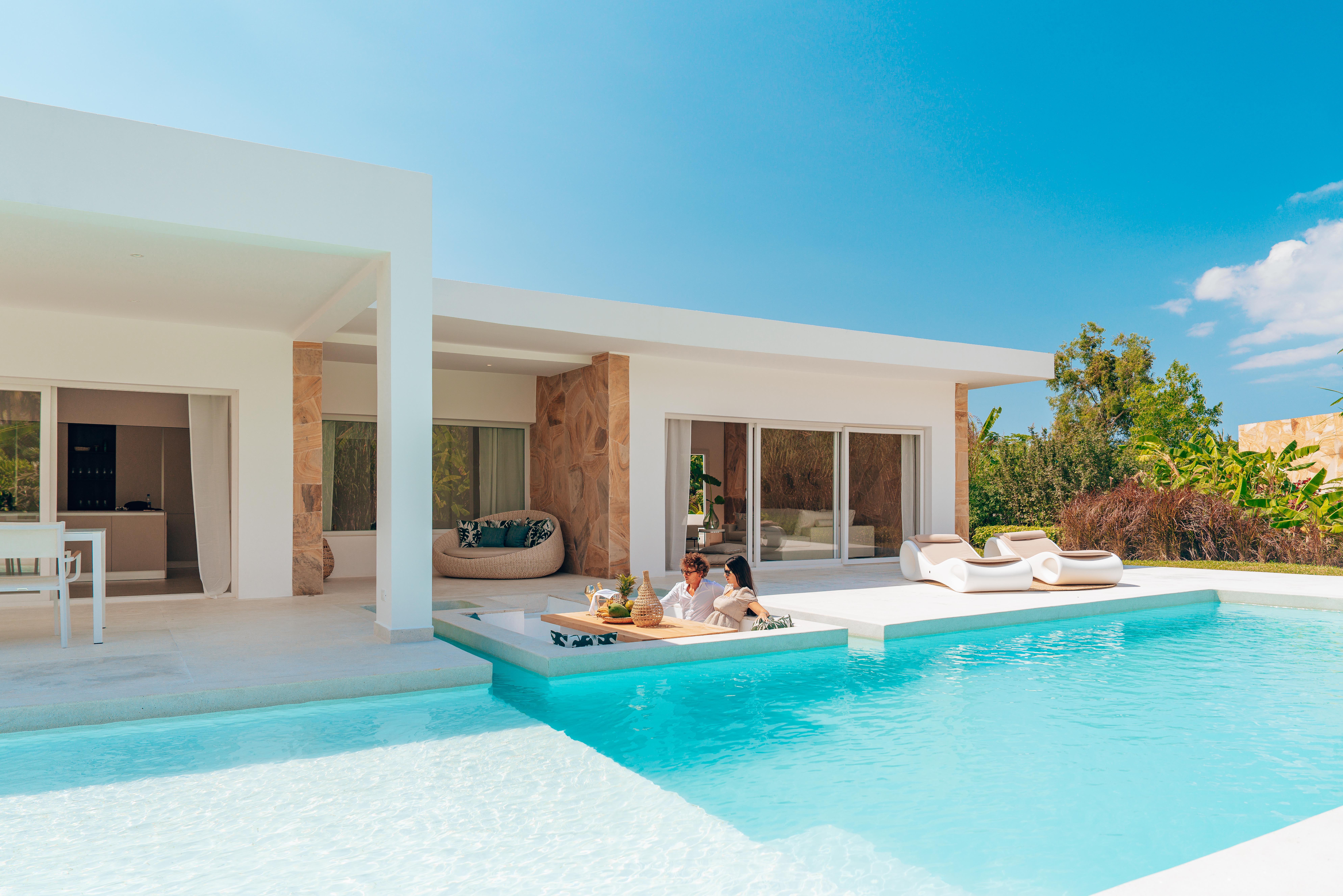 Villa Three Bedrooms Three Bathrooms