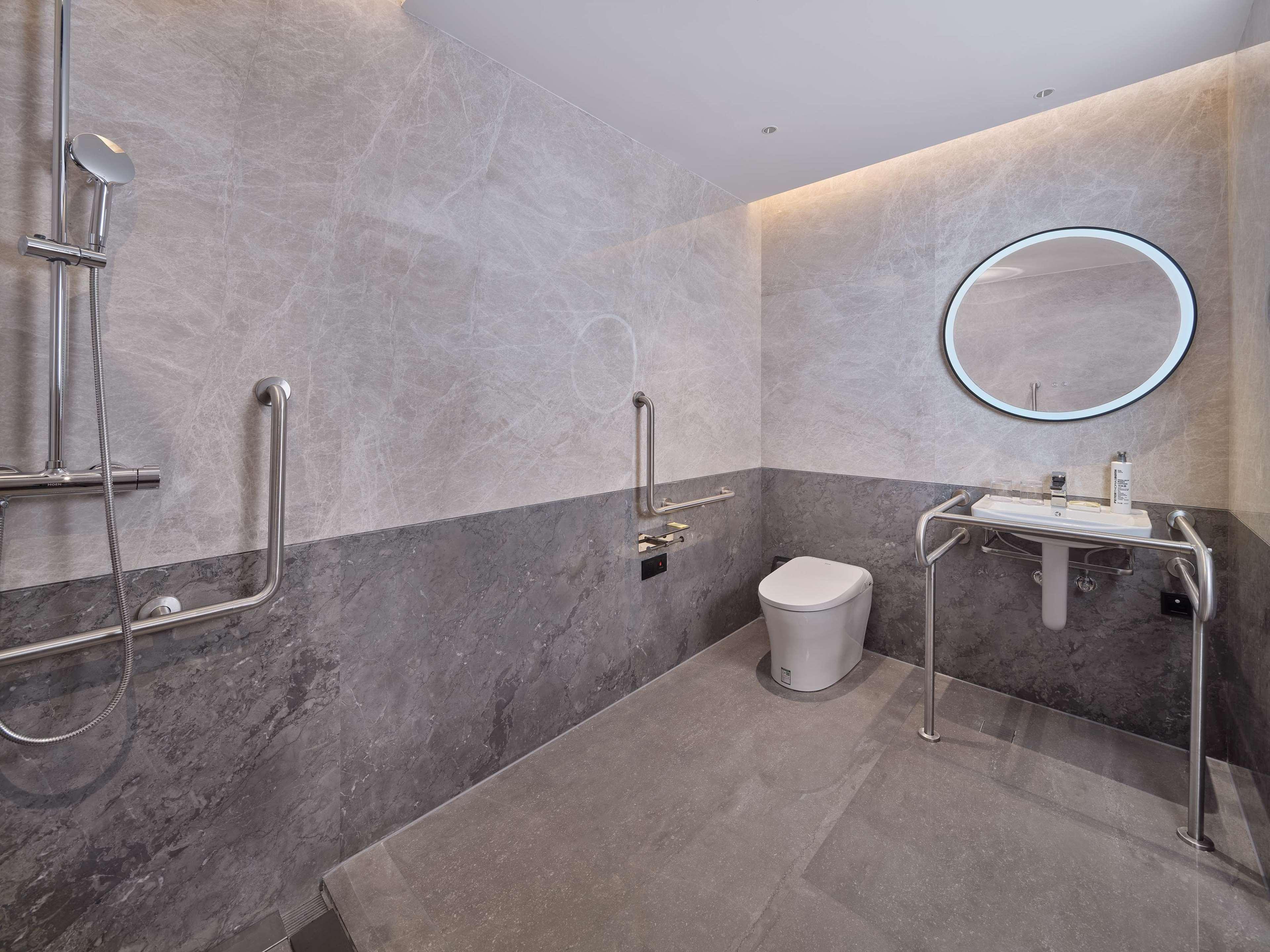 Double Accessible King Size Bed