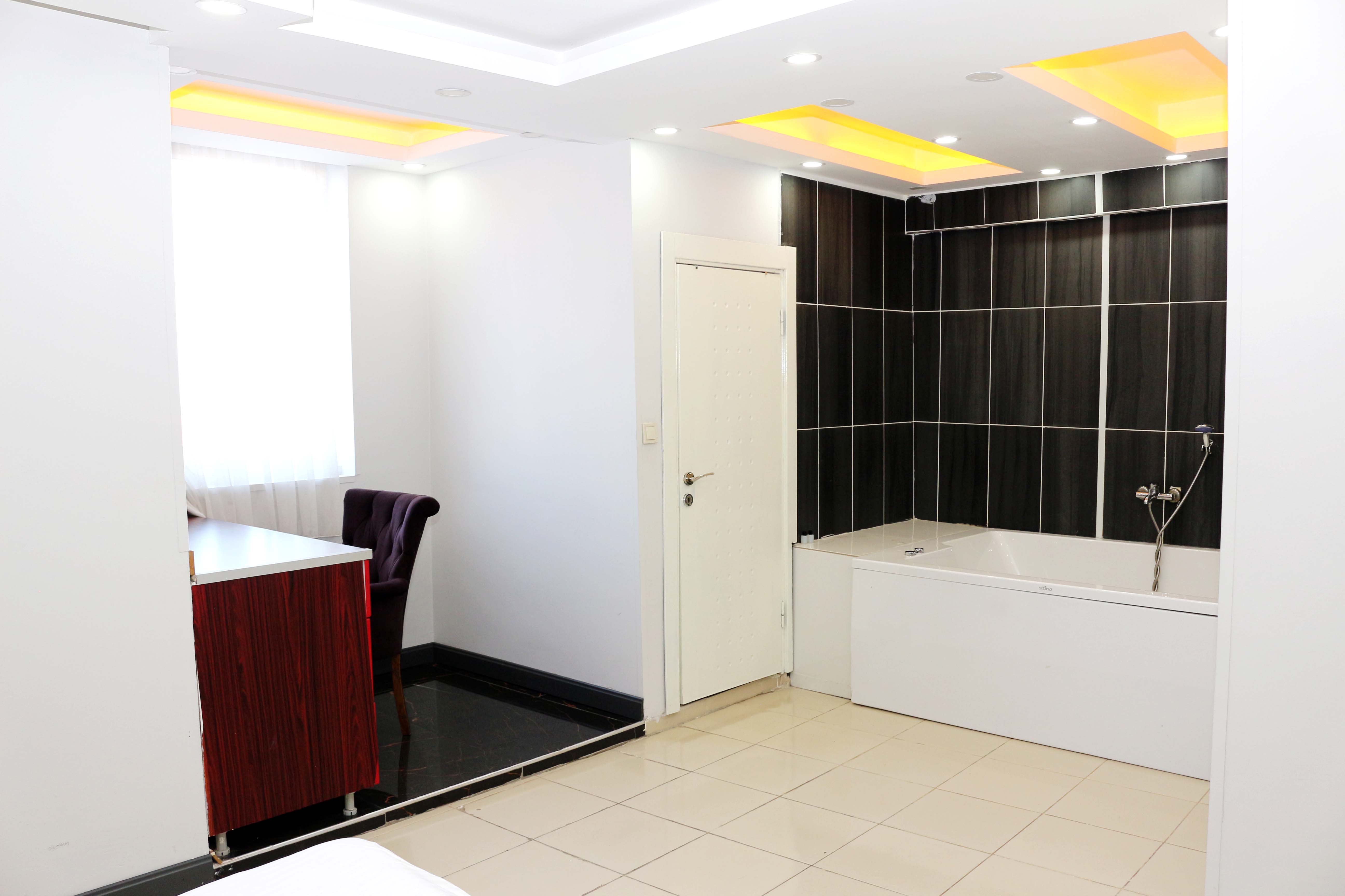 Double King Bed One Bedroom 