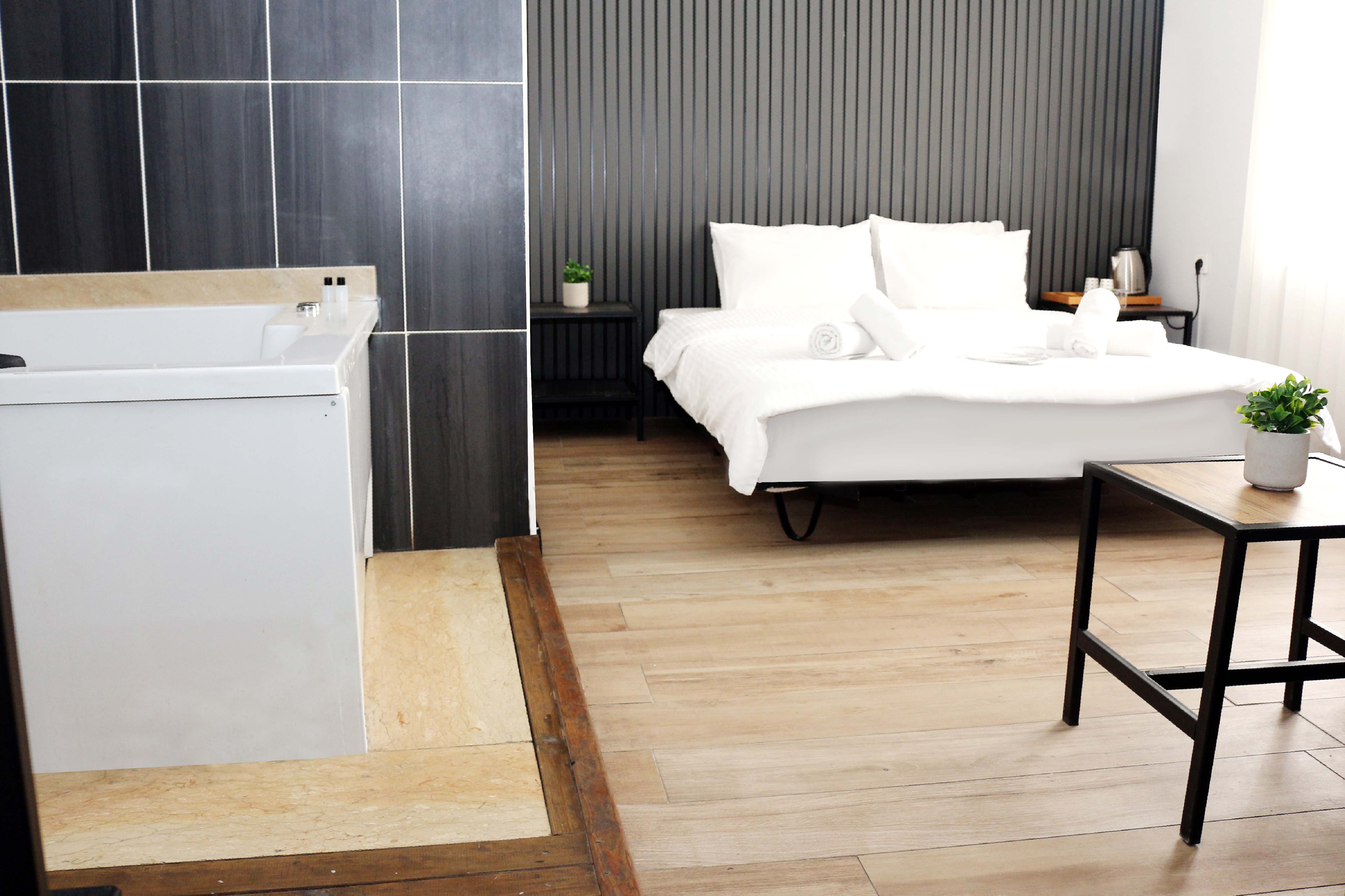 Double King Bed One Bedroom 