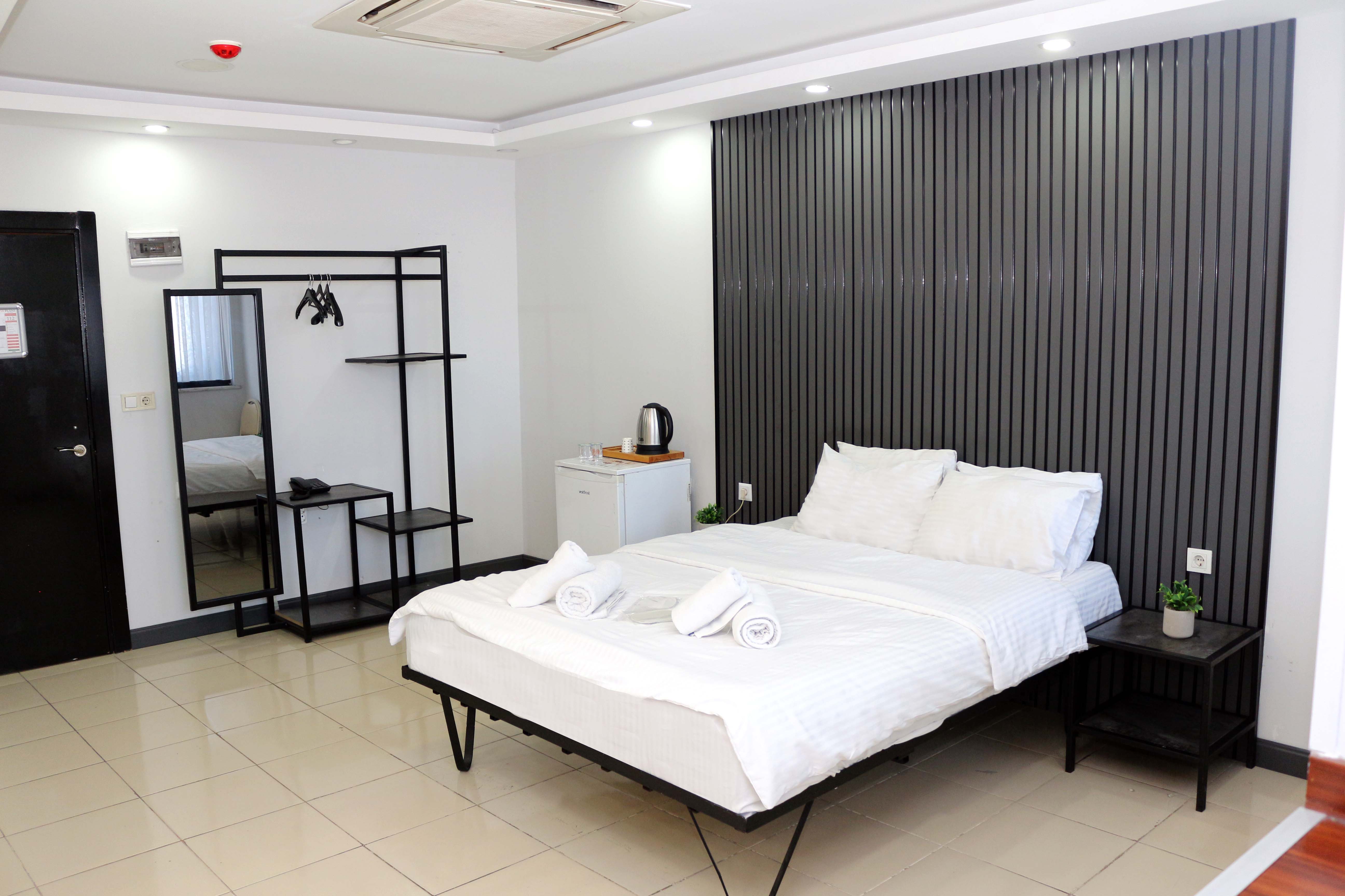 Double King Bed One Bedroom 