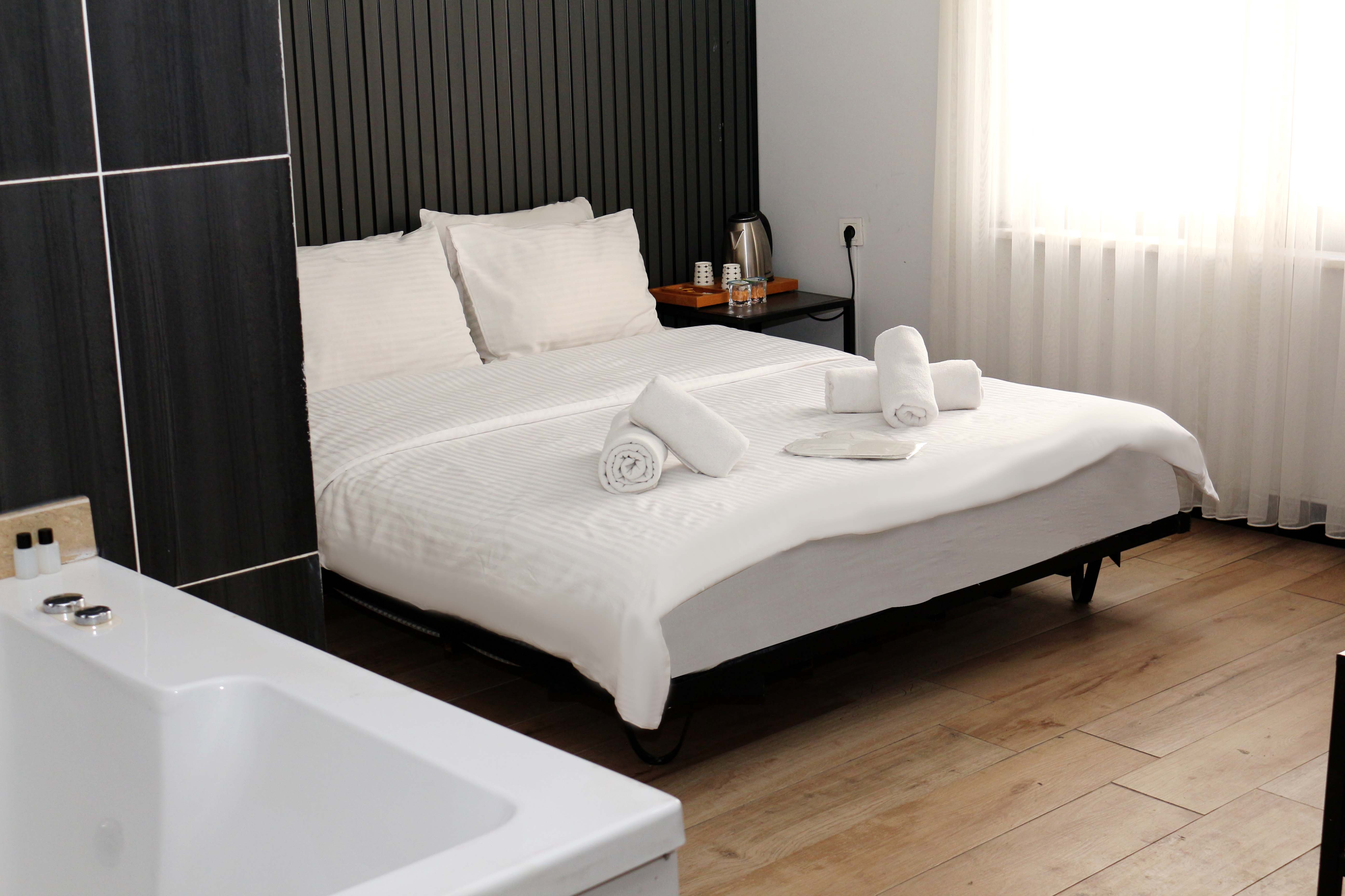 Double King Bed One Bedroom 