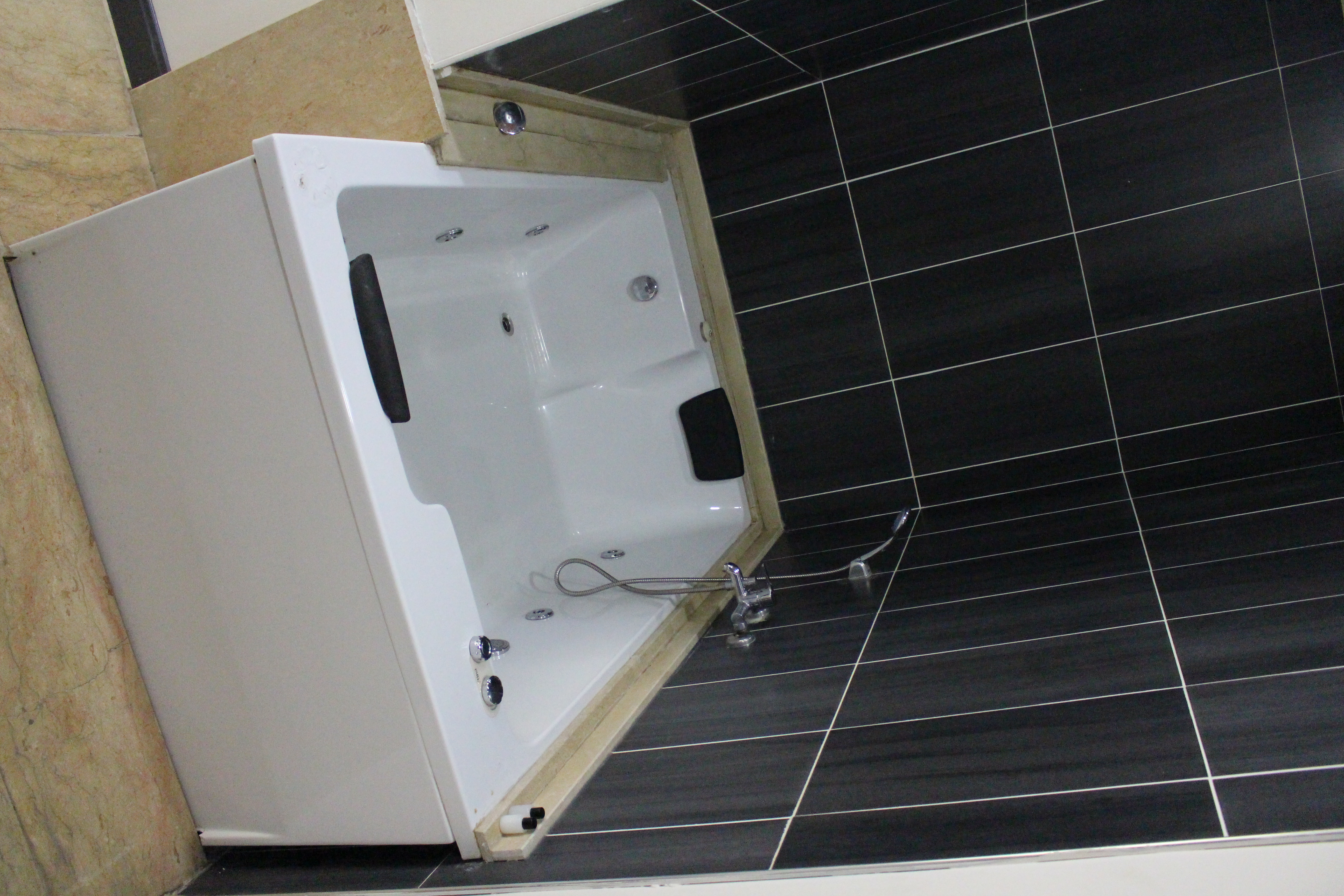 Double Deluxe One Bed