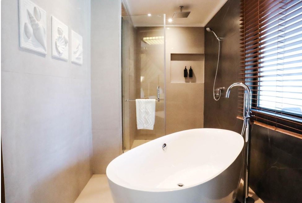 Suite King Bed with Jacuzzi