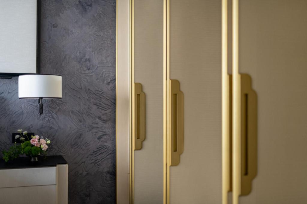 Twin Deluxe Lake View