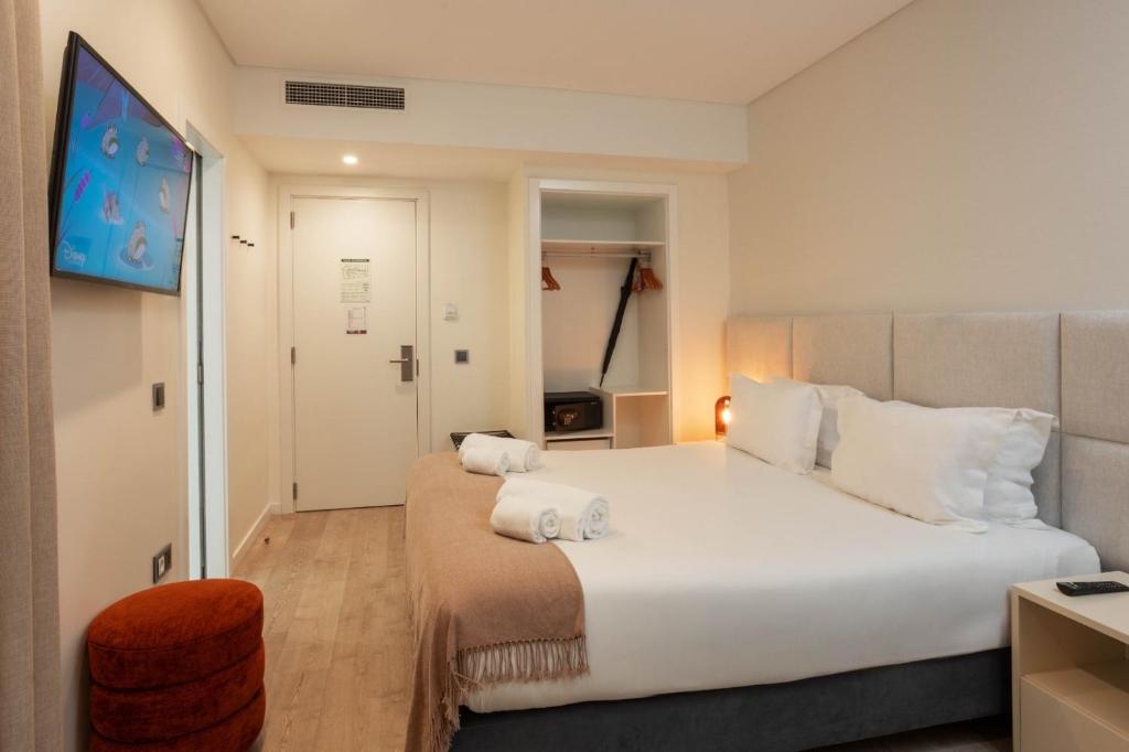 Double King Size Bed