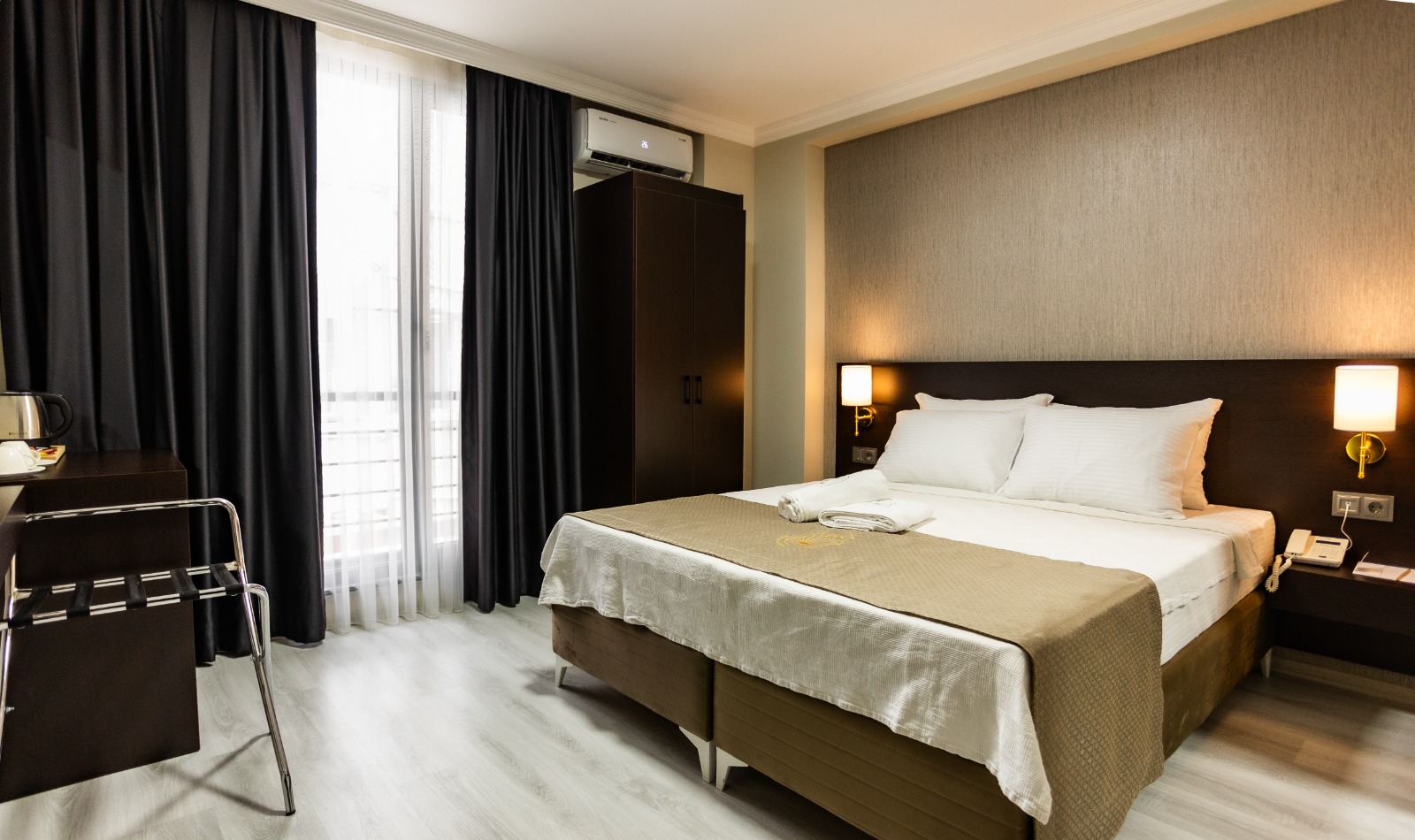 Double Accessible King Size Bed